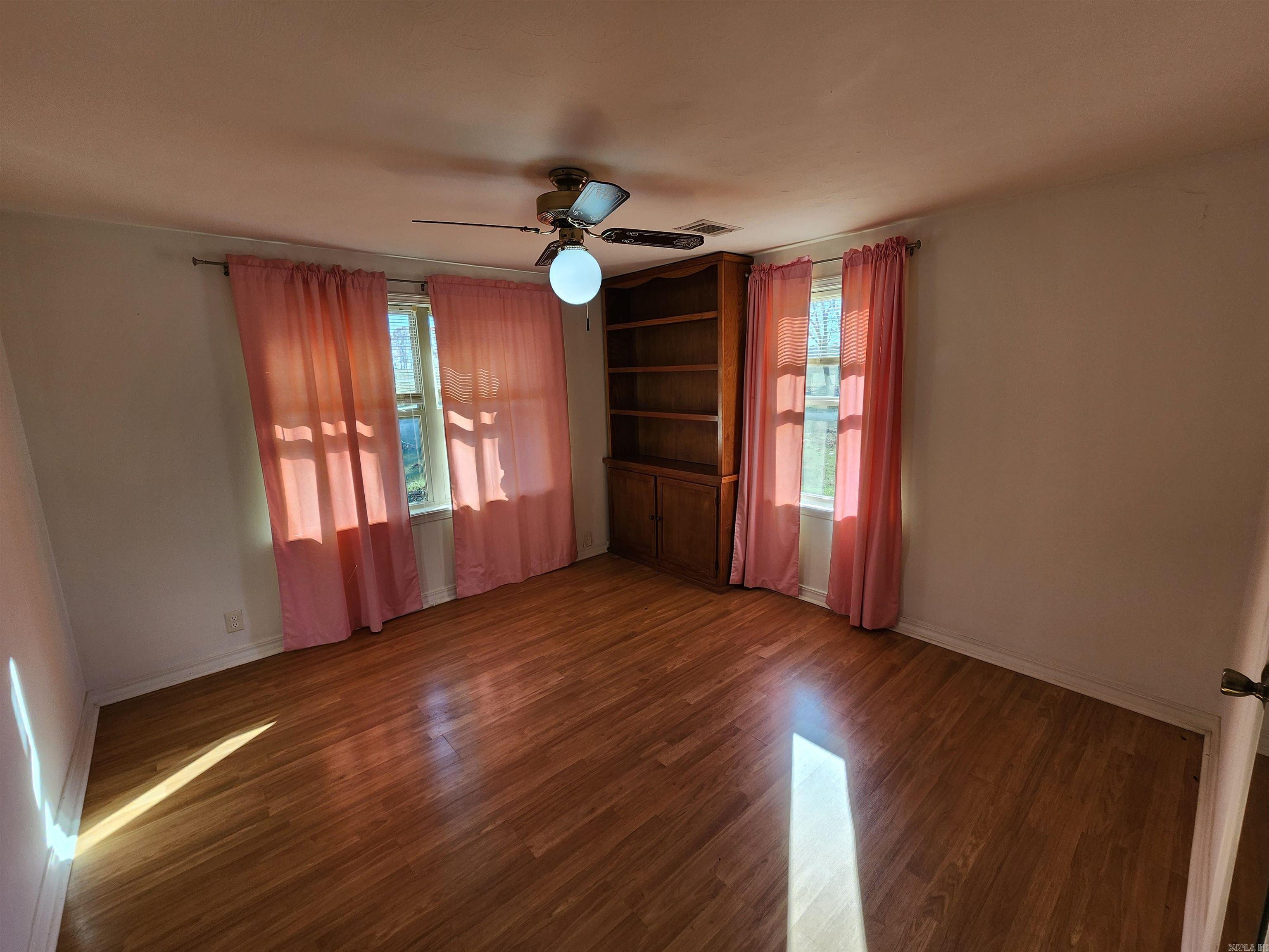 548 New Hart Road