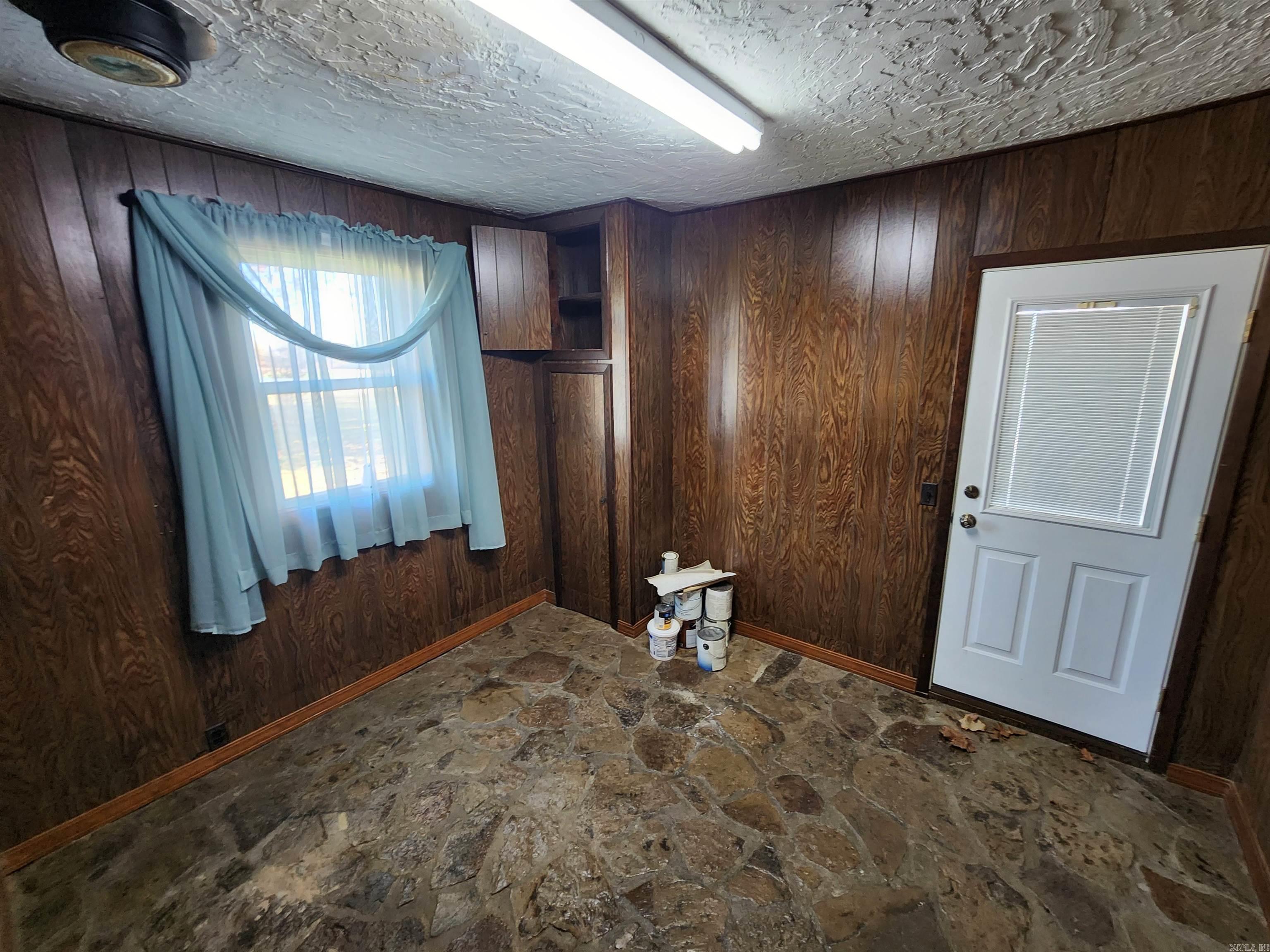 548 New Hart Road
