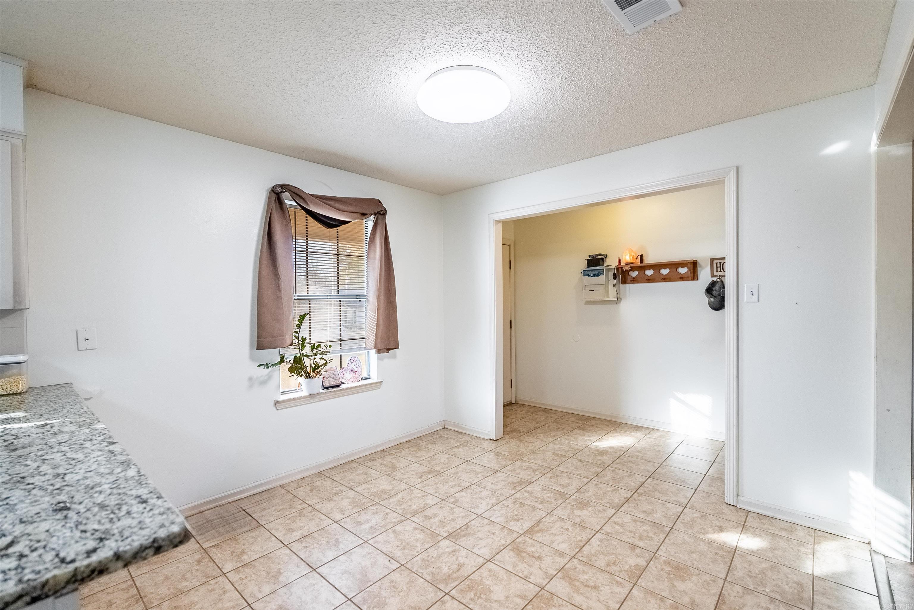 1002 Latigo Trail