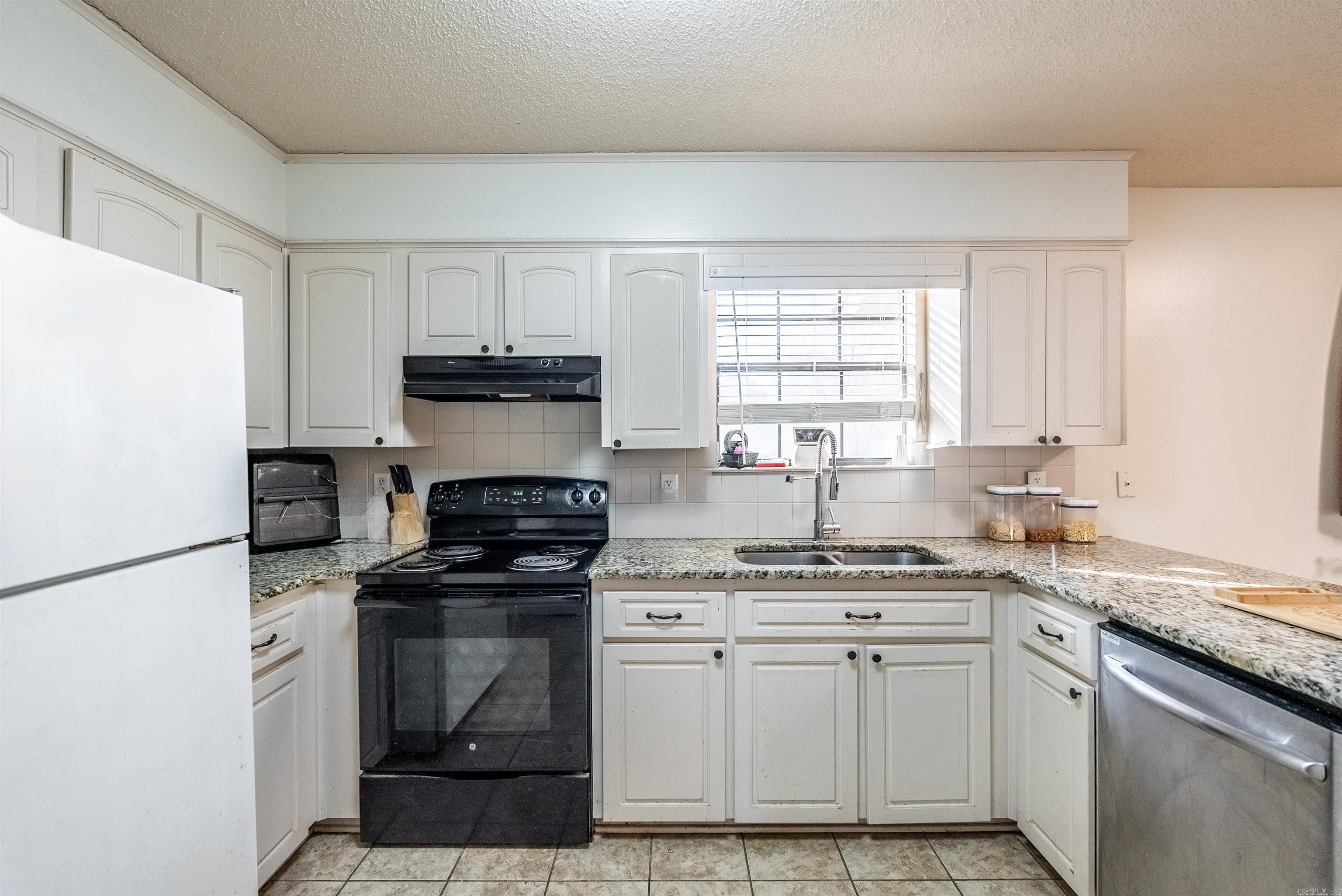 1002 Latigo Trail