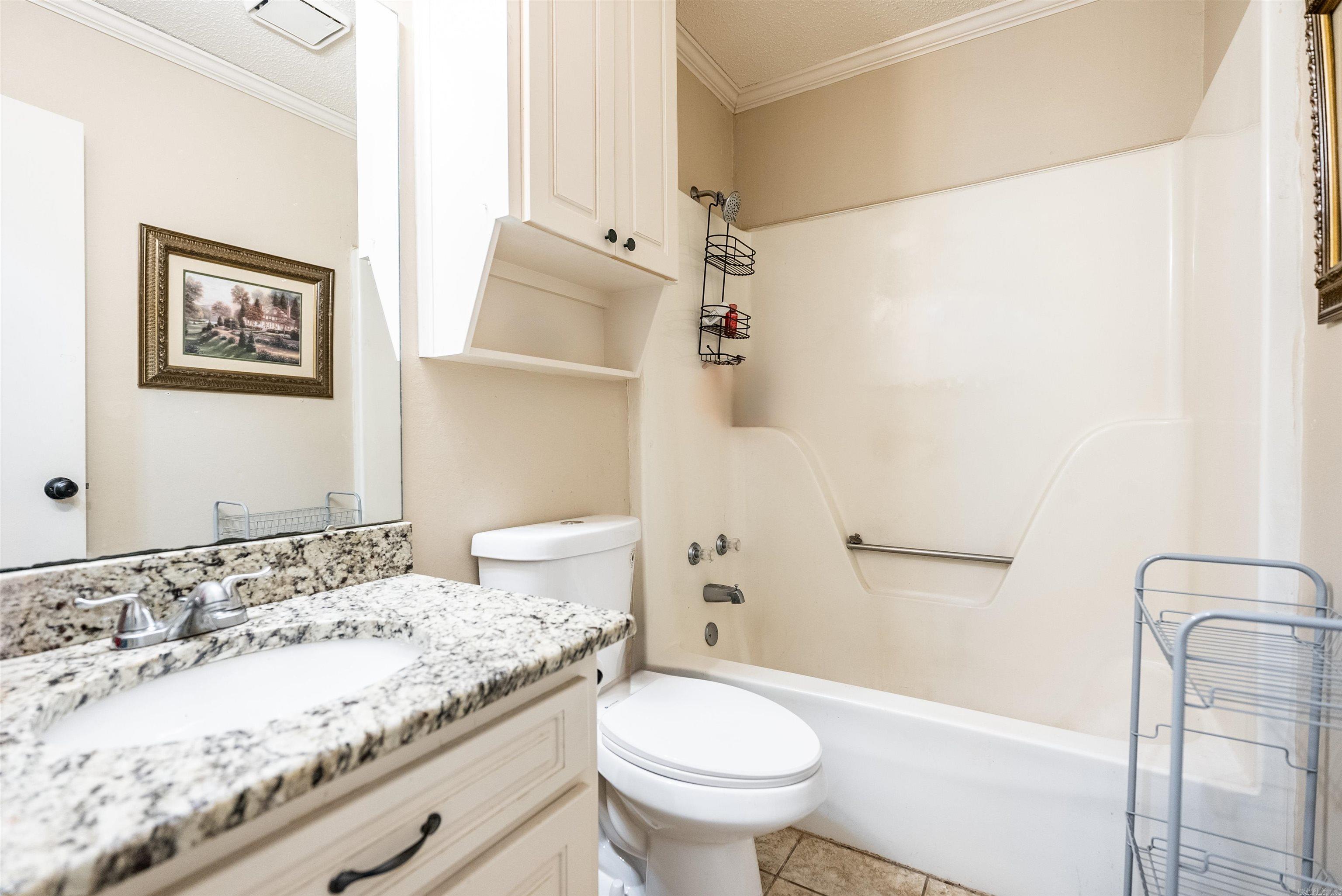 1002 Latigo Trail