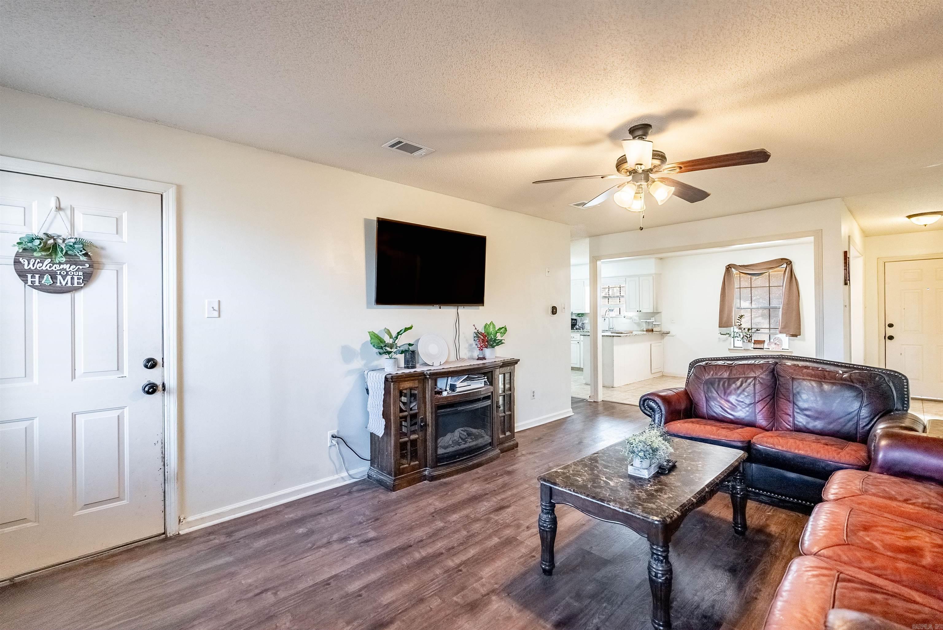 1002 Latigo Trail