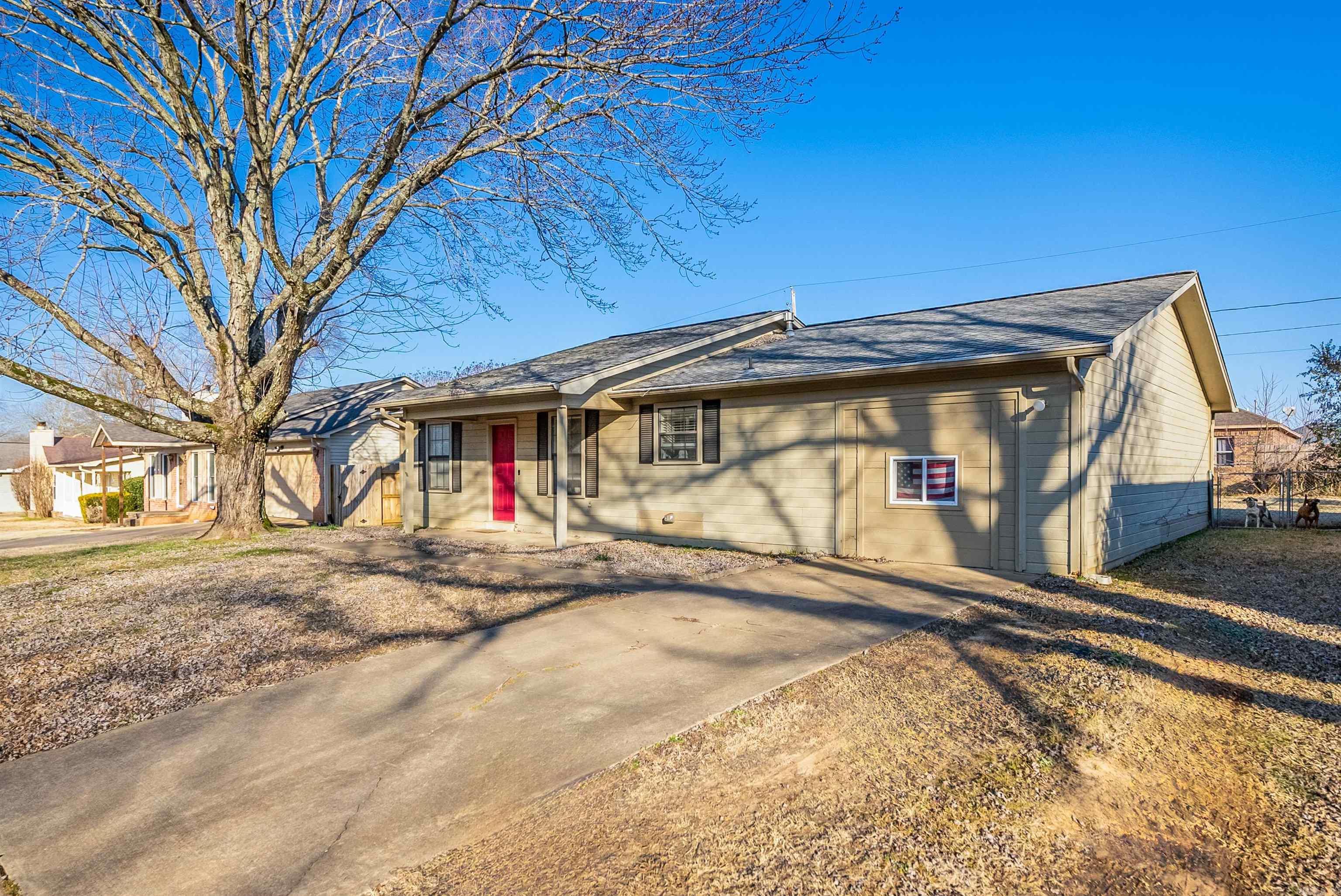 1002 Latigo Trail