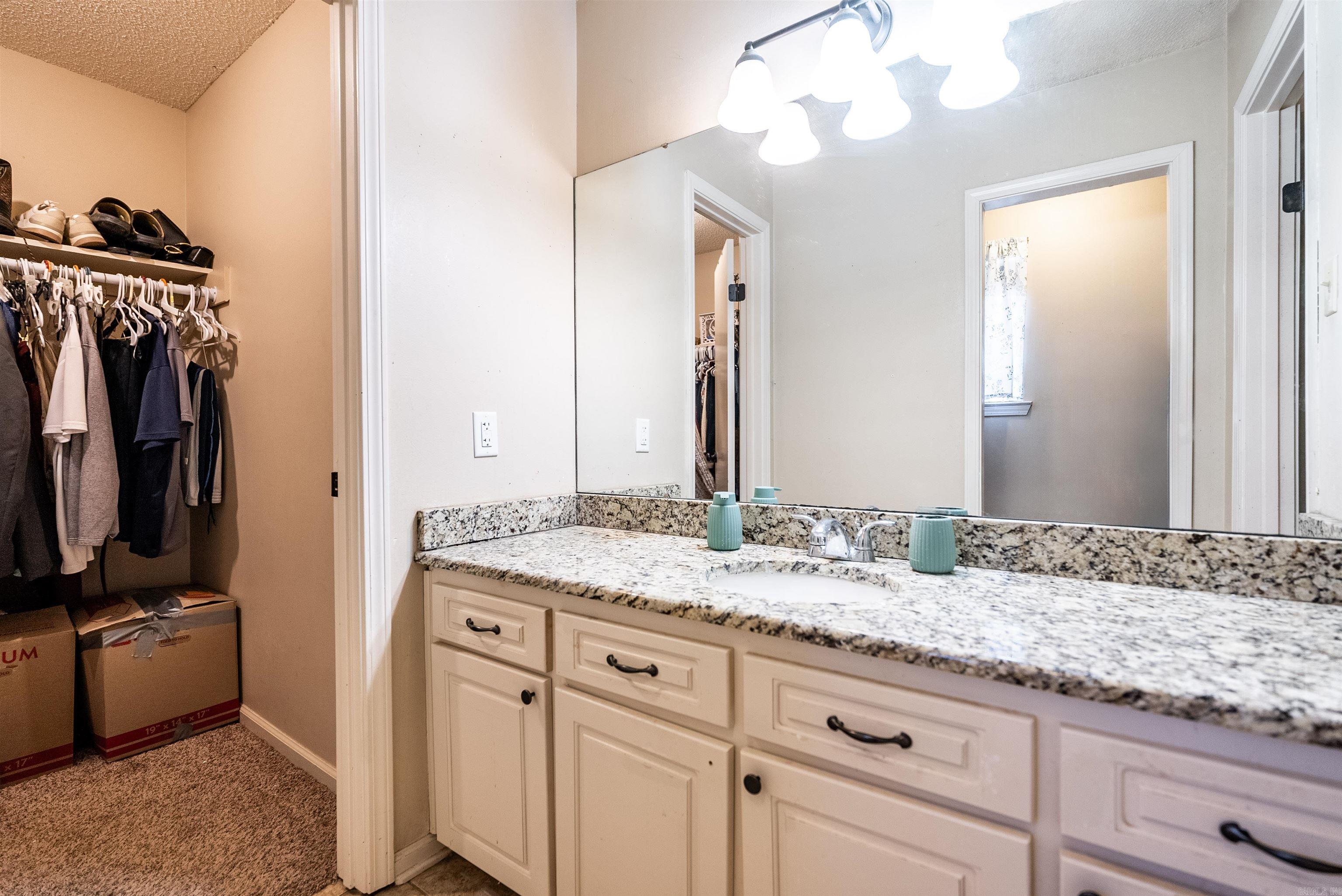 1002 Latigo Trail