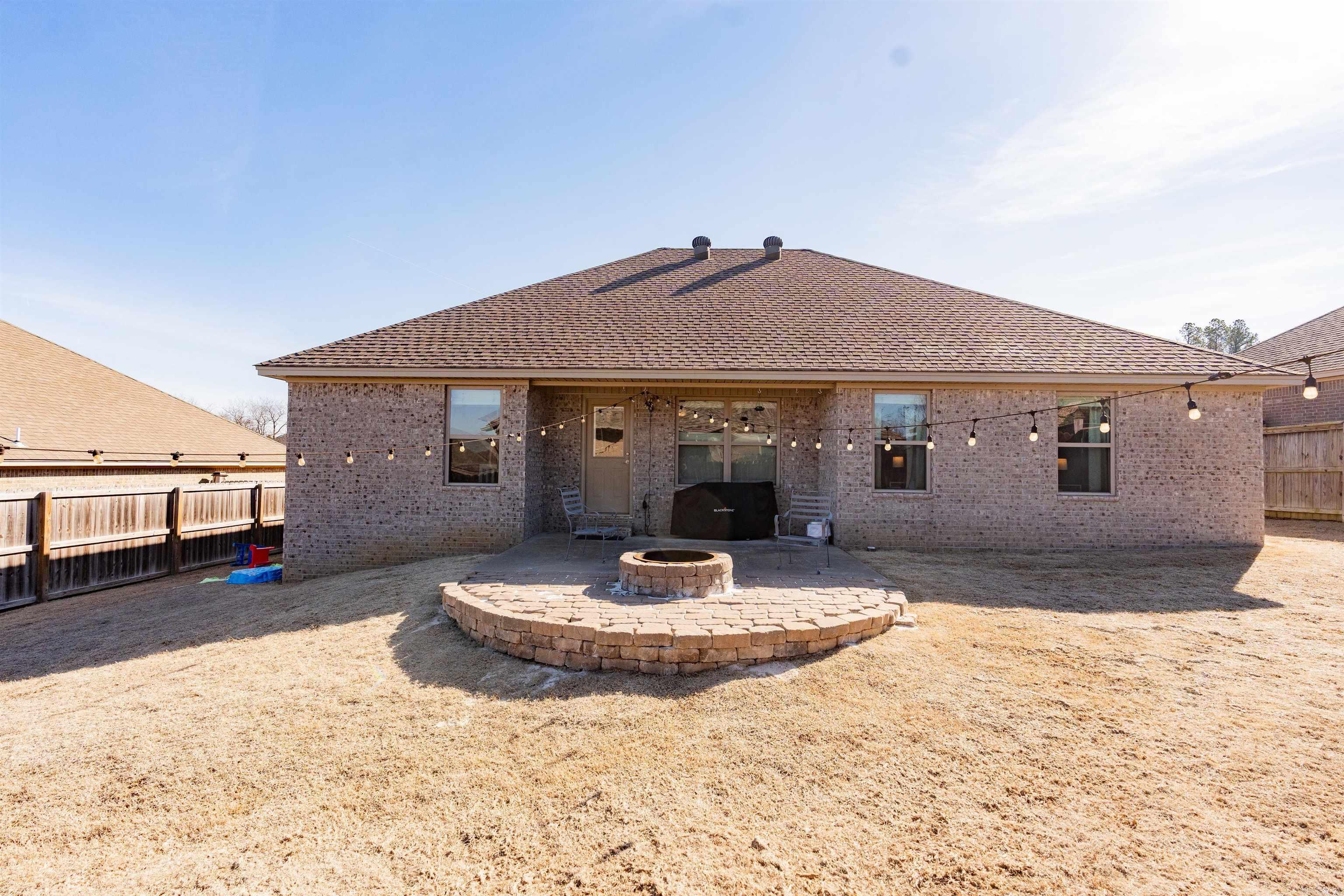 2621 Ridgewood Road