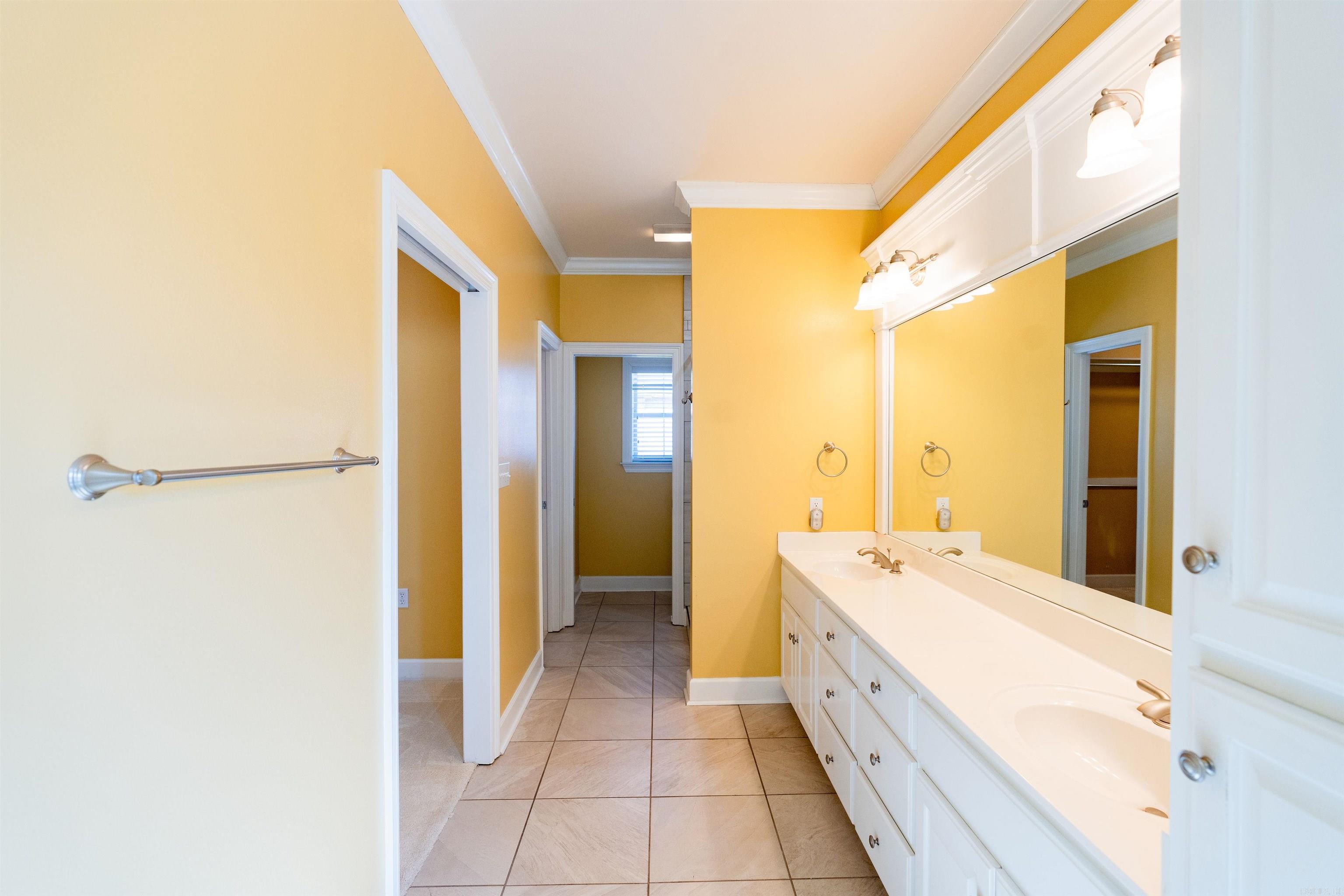 2306 Saxony Boulevard