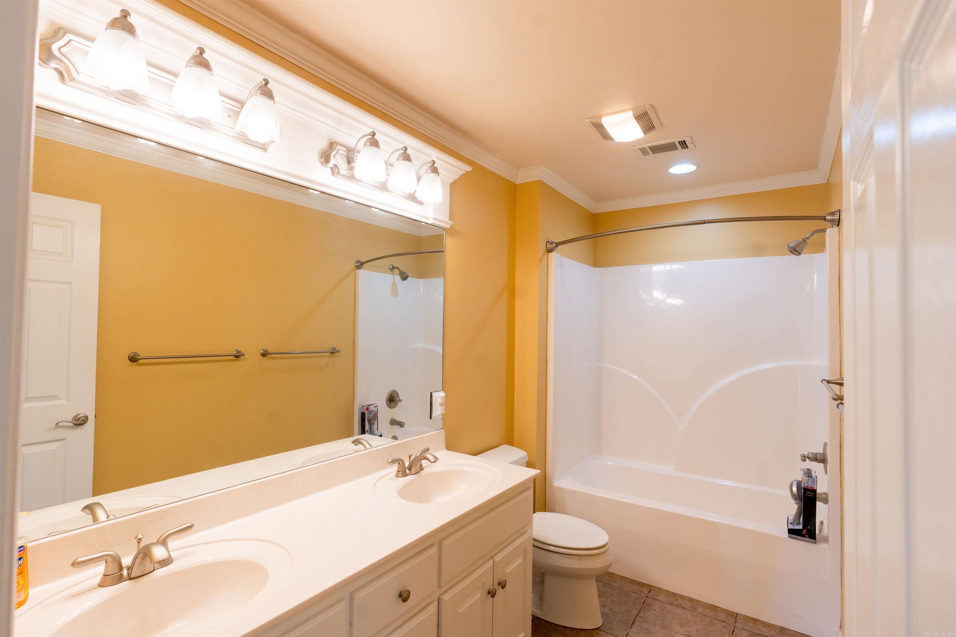 2306 Saxony Boulevard