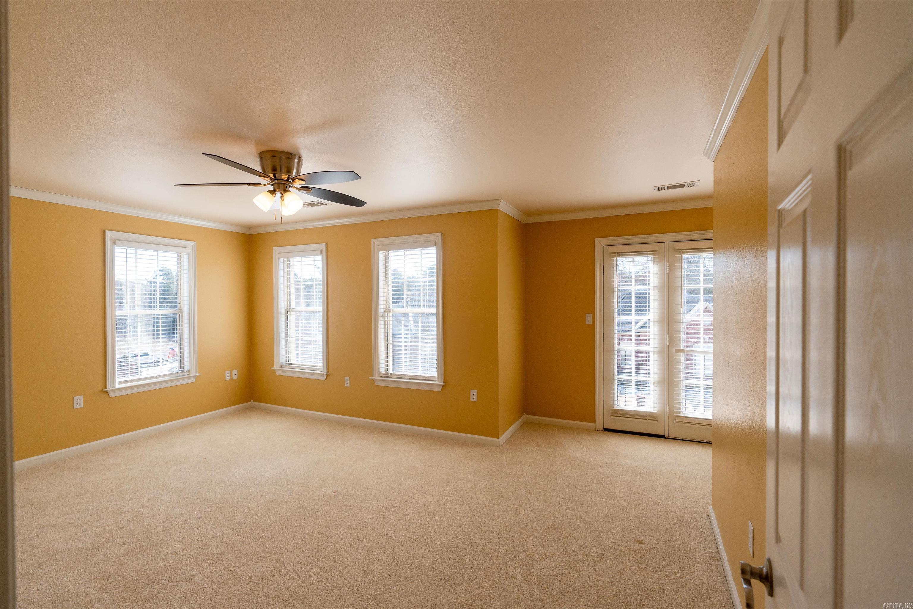 2306 Saxony Boulevard