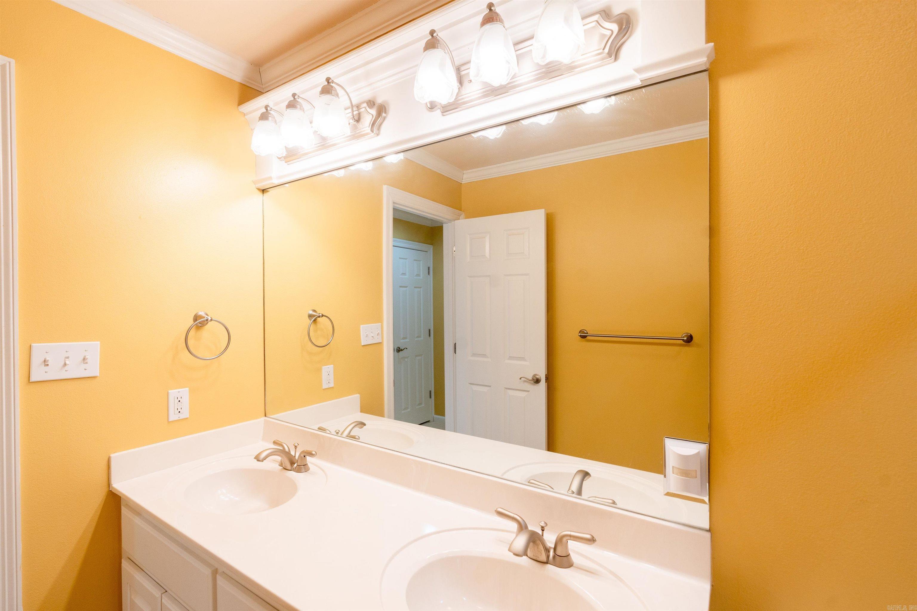 2306 Saxony Boulevard