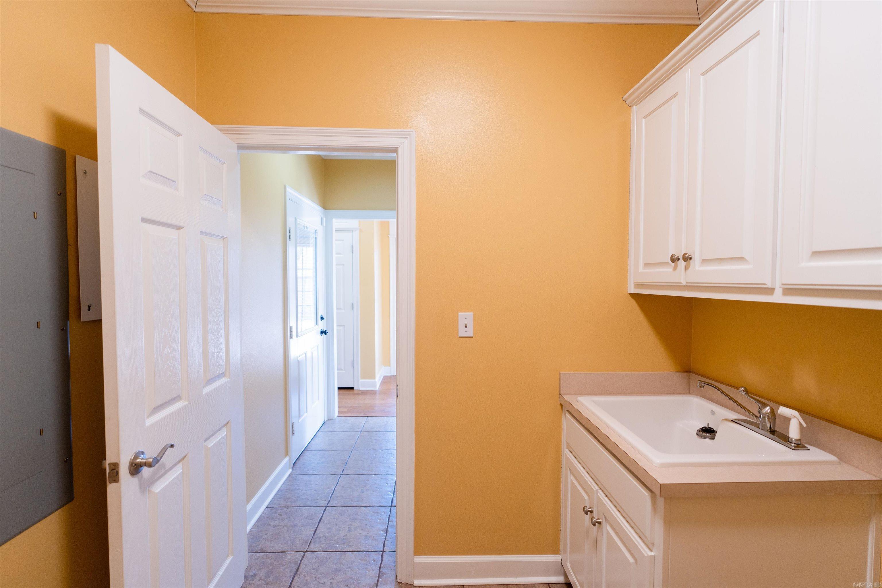 2306 Saxony Boulevard