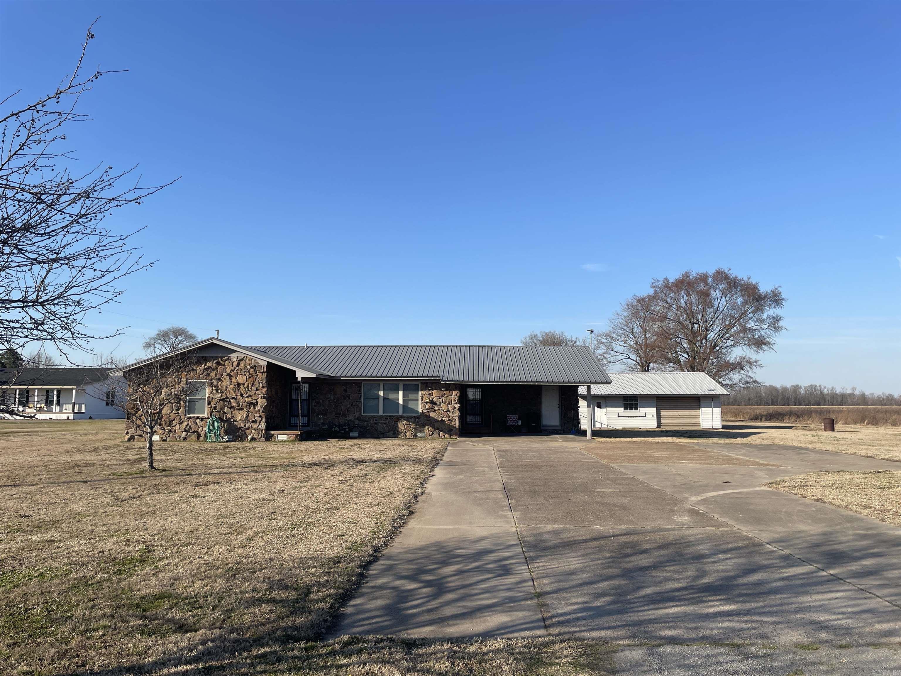 449 S Hwy 385