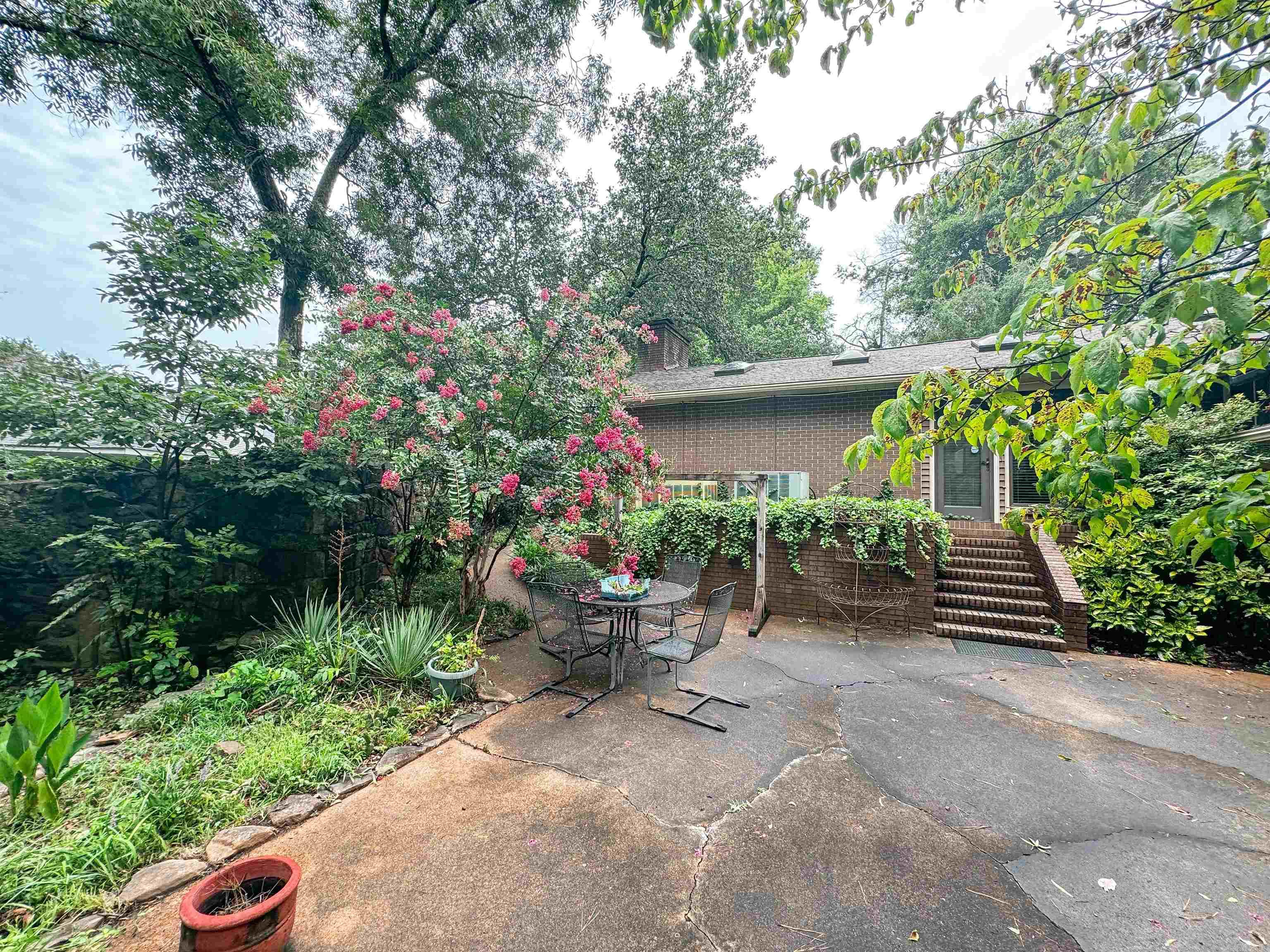 1105 Dobbins Drive