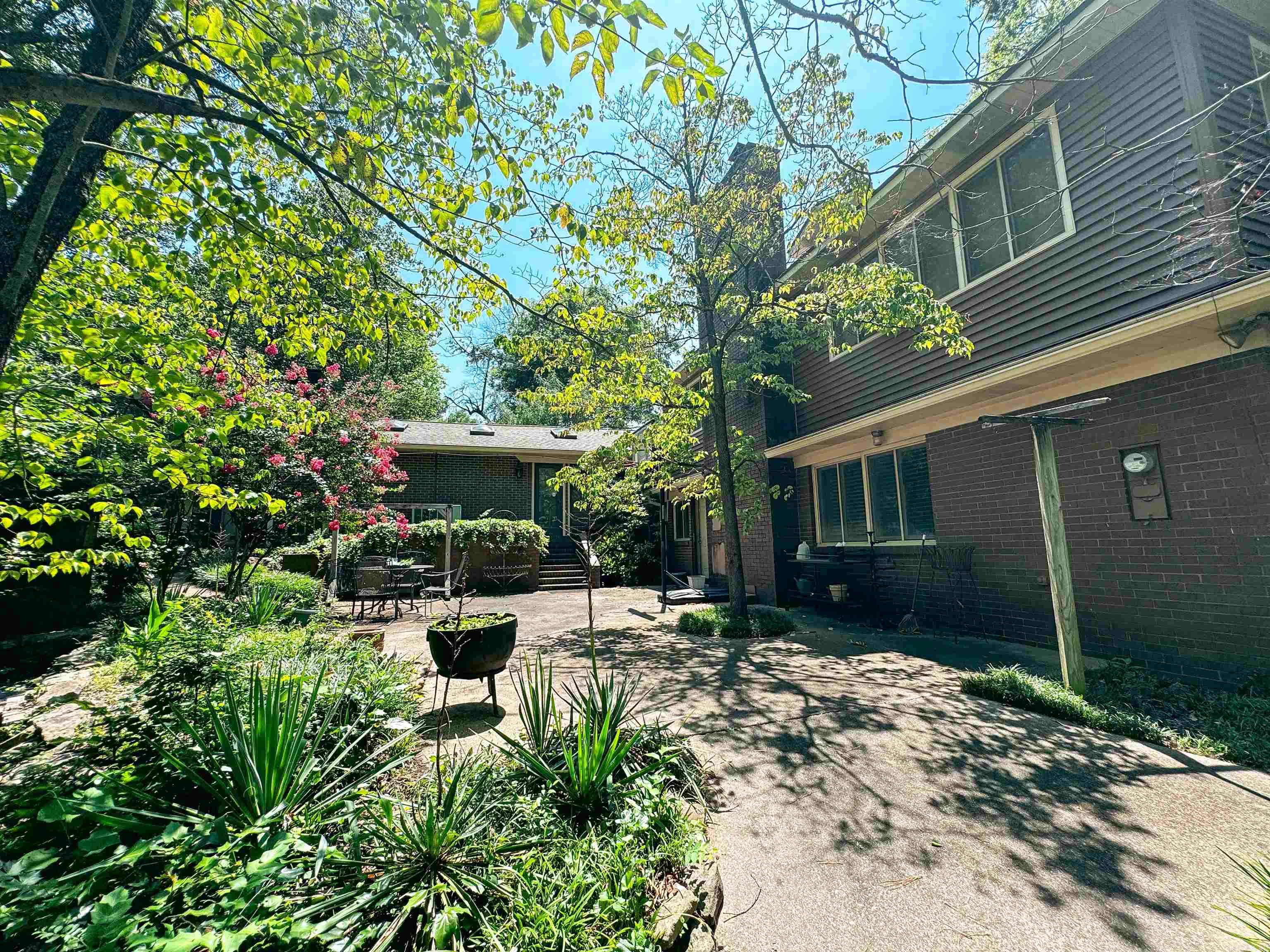 1105 Dobbins Drive