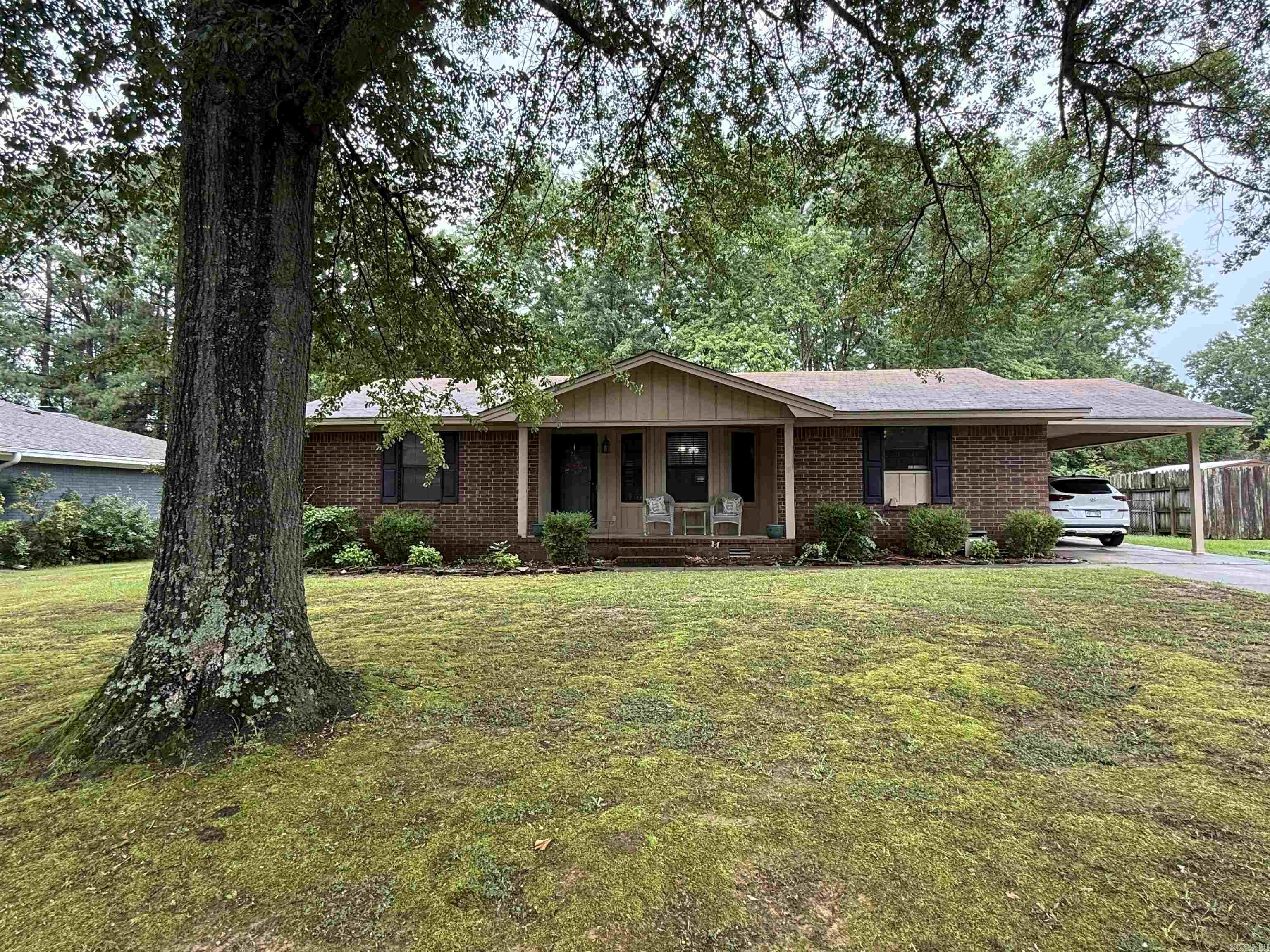 38 Foxboro Drive