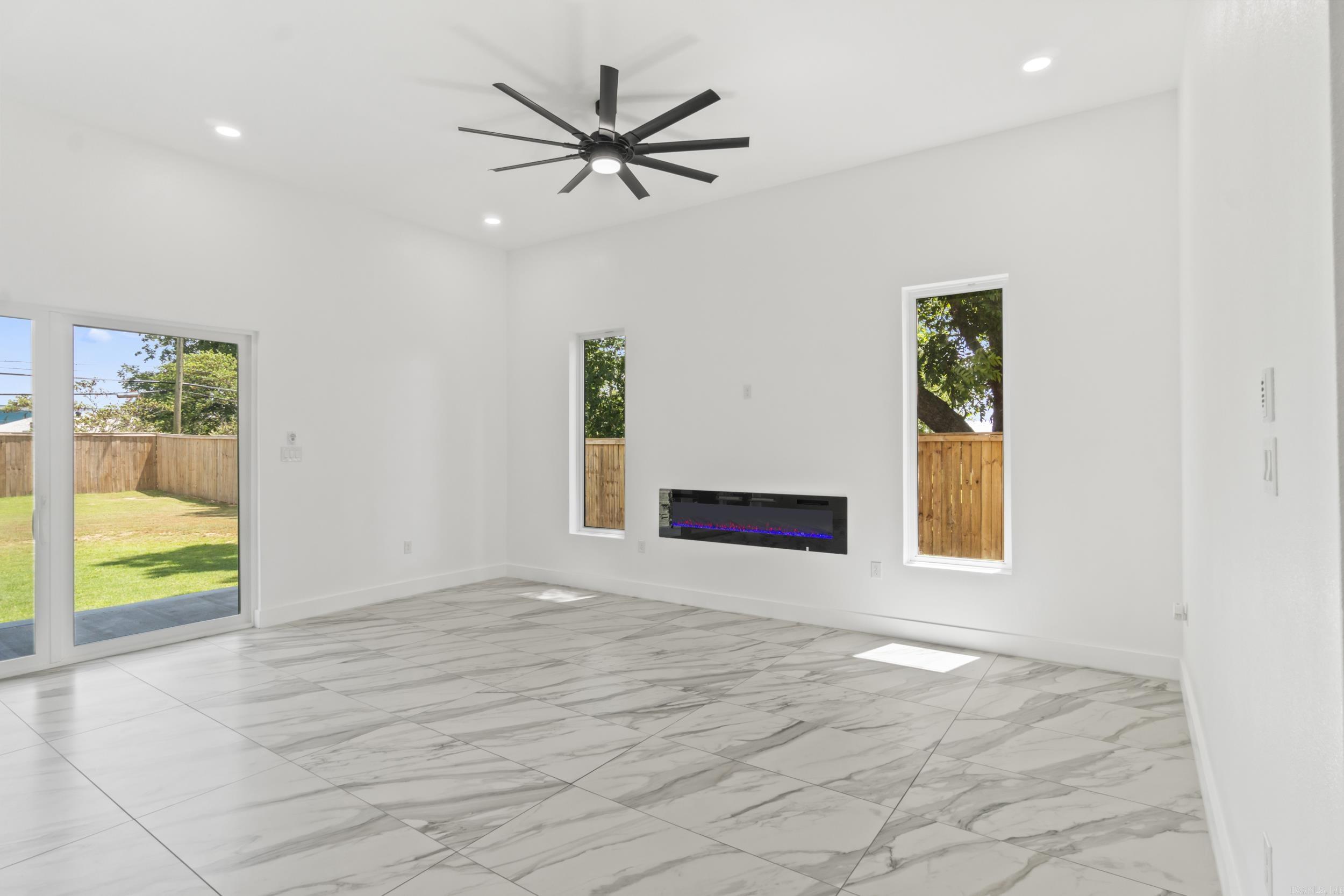 203 N Jeff Davis Avenue