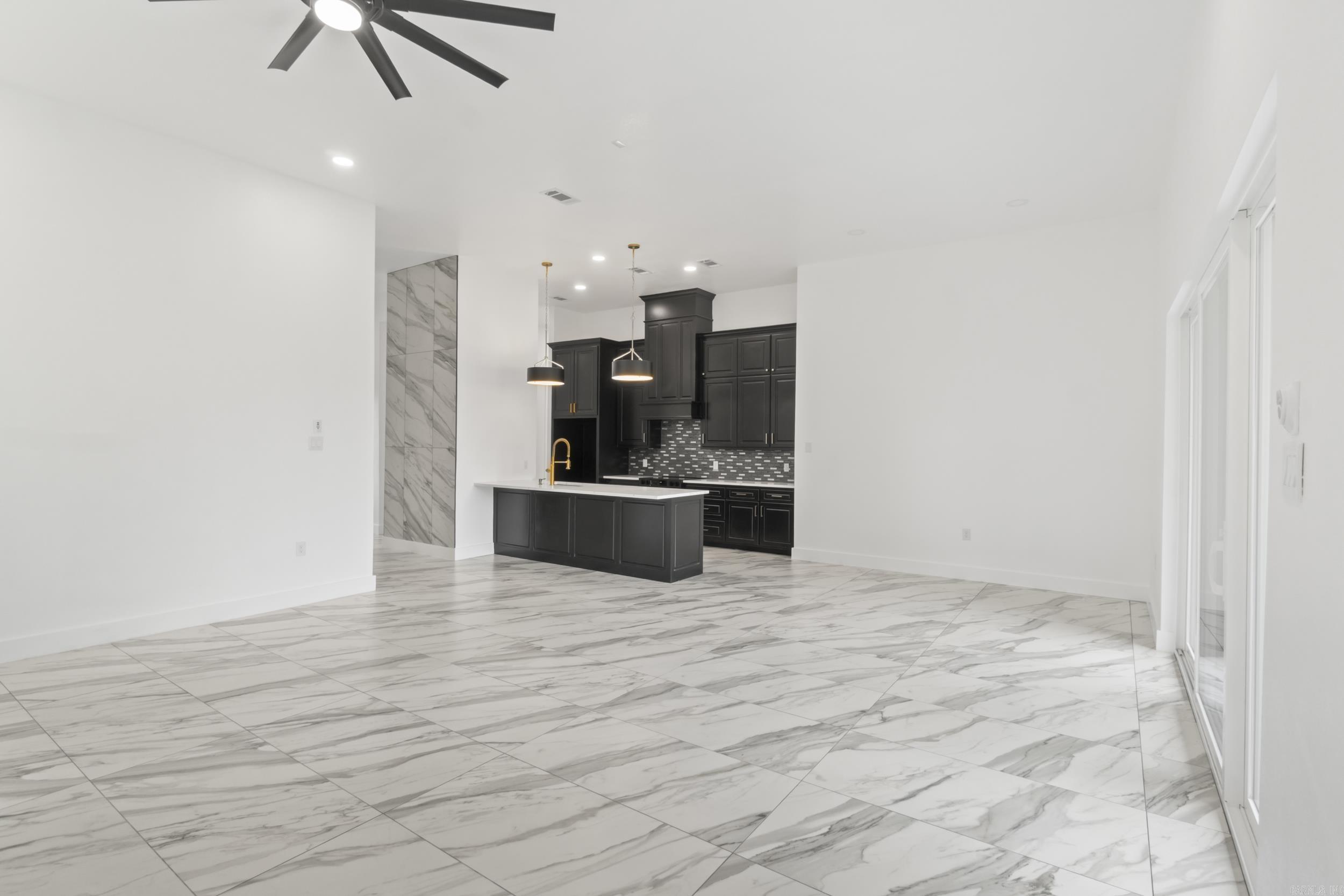 203 N Jeff Davis Avenue