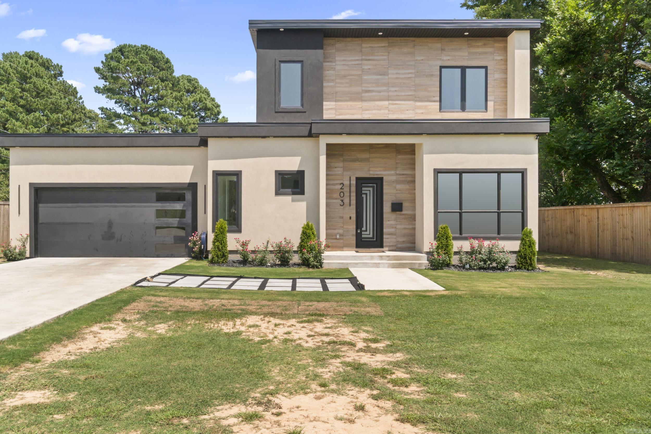 203 N Jeff Davis Avenue