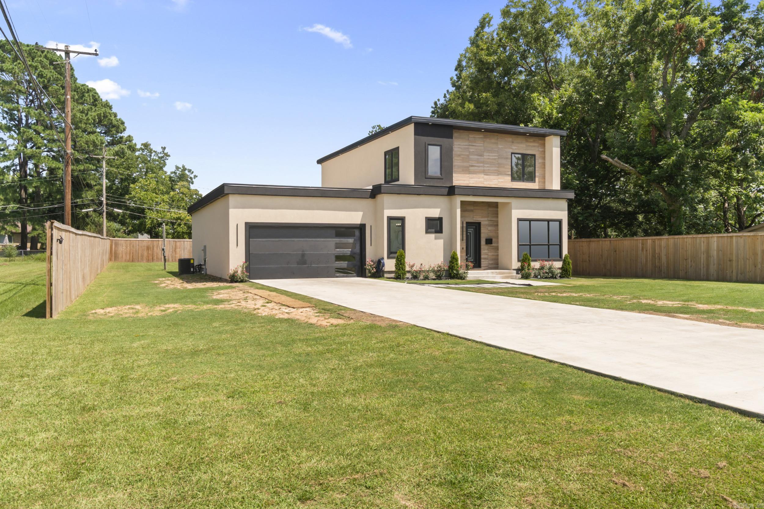 203 N Jeff Davis Avenue