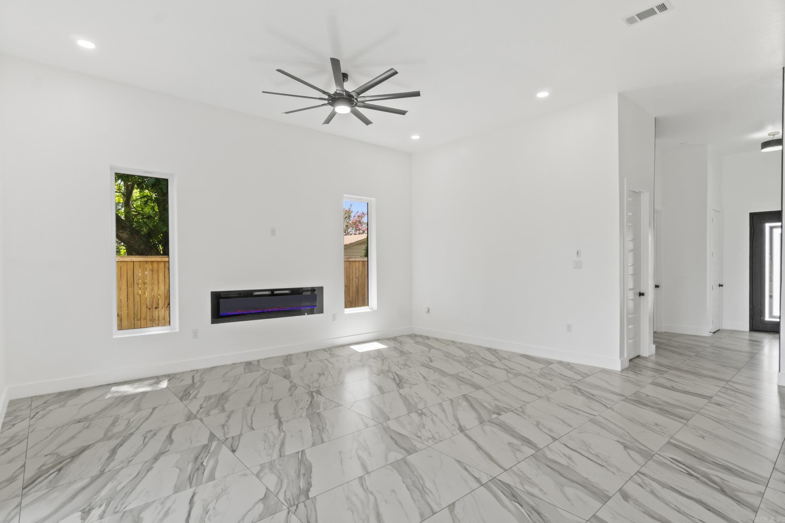 203 N Jeff Davis Avenue