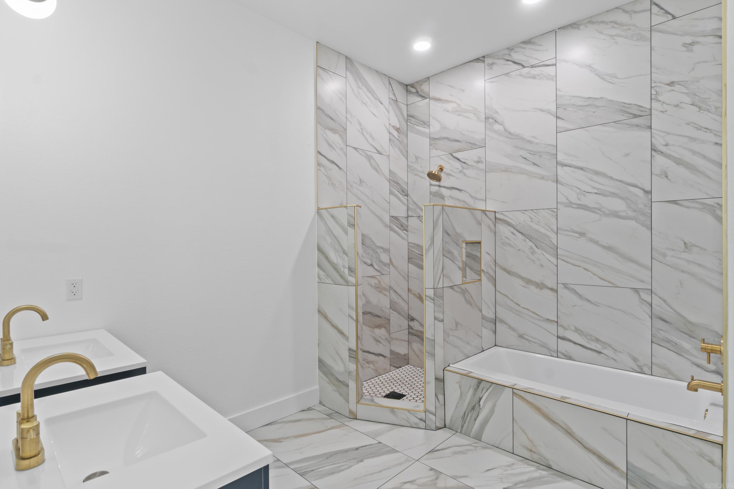 203 N Jeff Davis Avenue