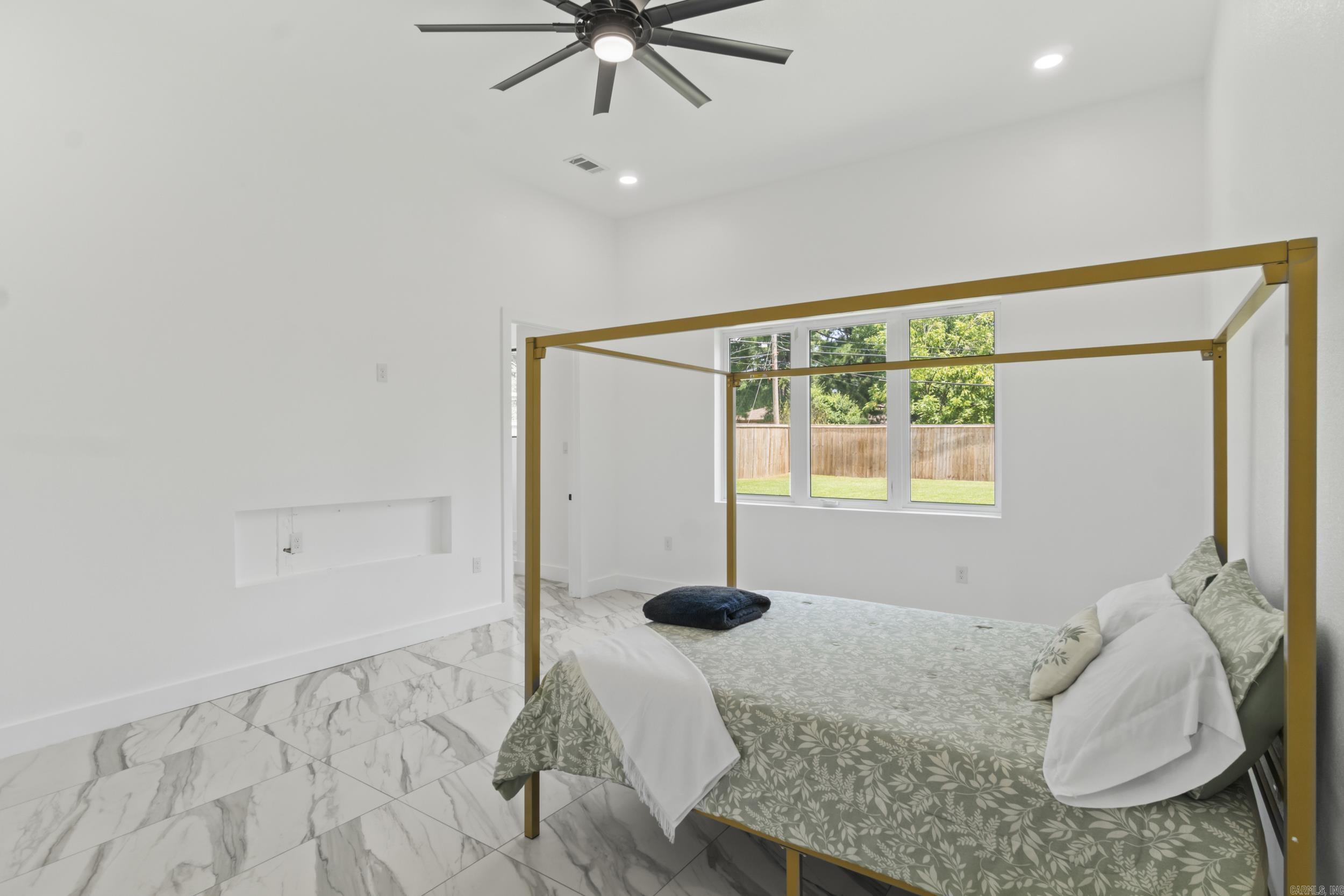 203 N Jeff Davis Avenue