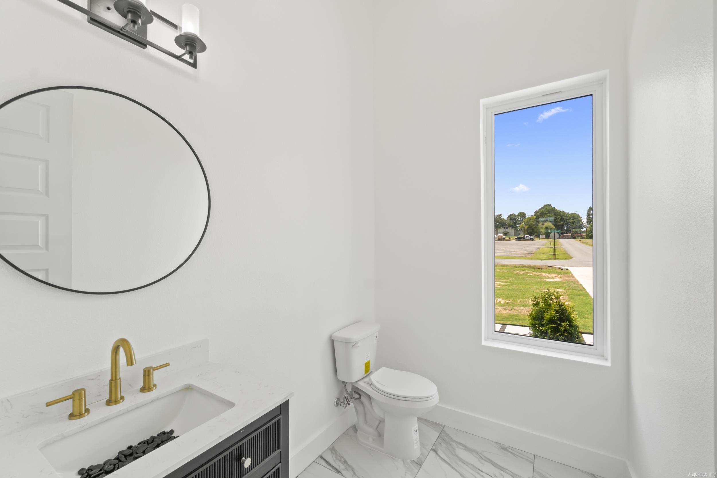 203 N Jeff Davis Avenue