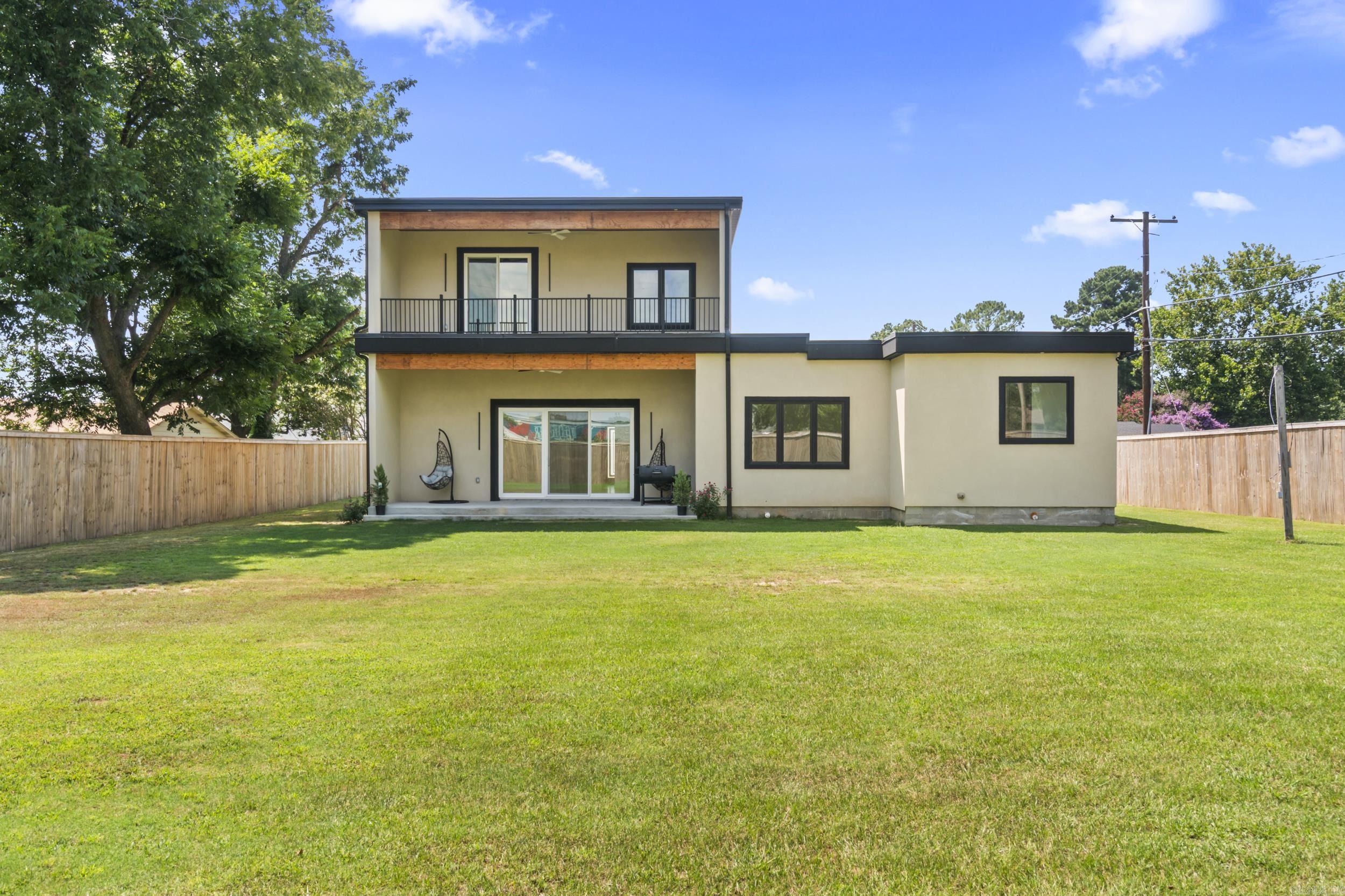 203 N Jeff Davis Avenue