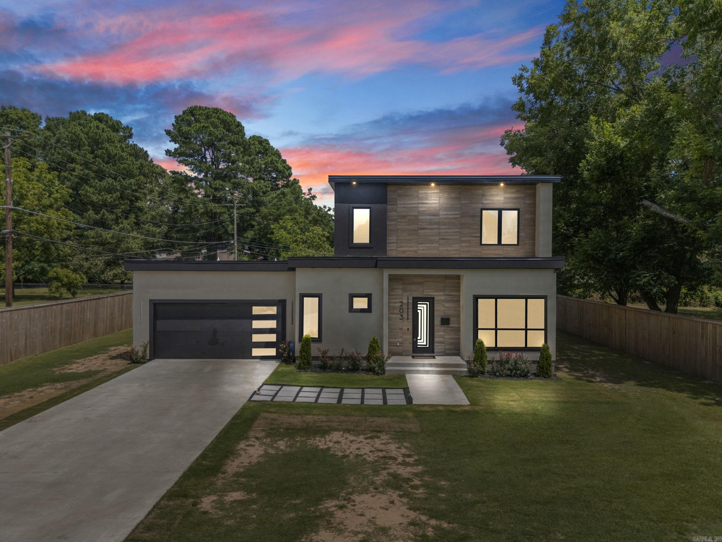 203 N Jeff Davis Avenue