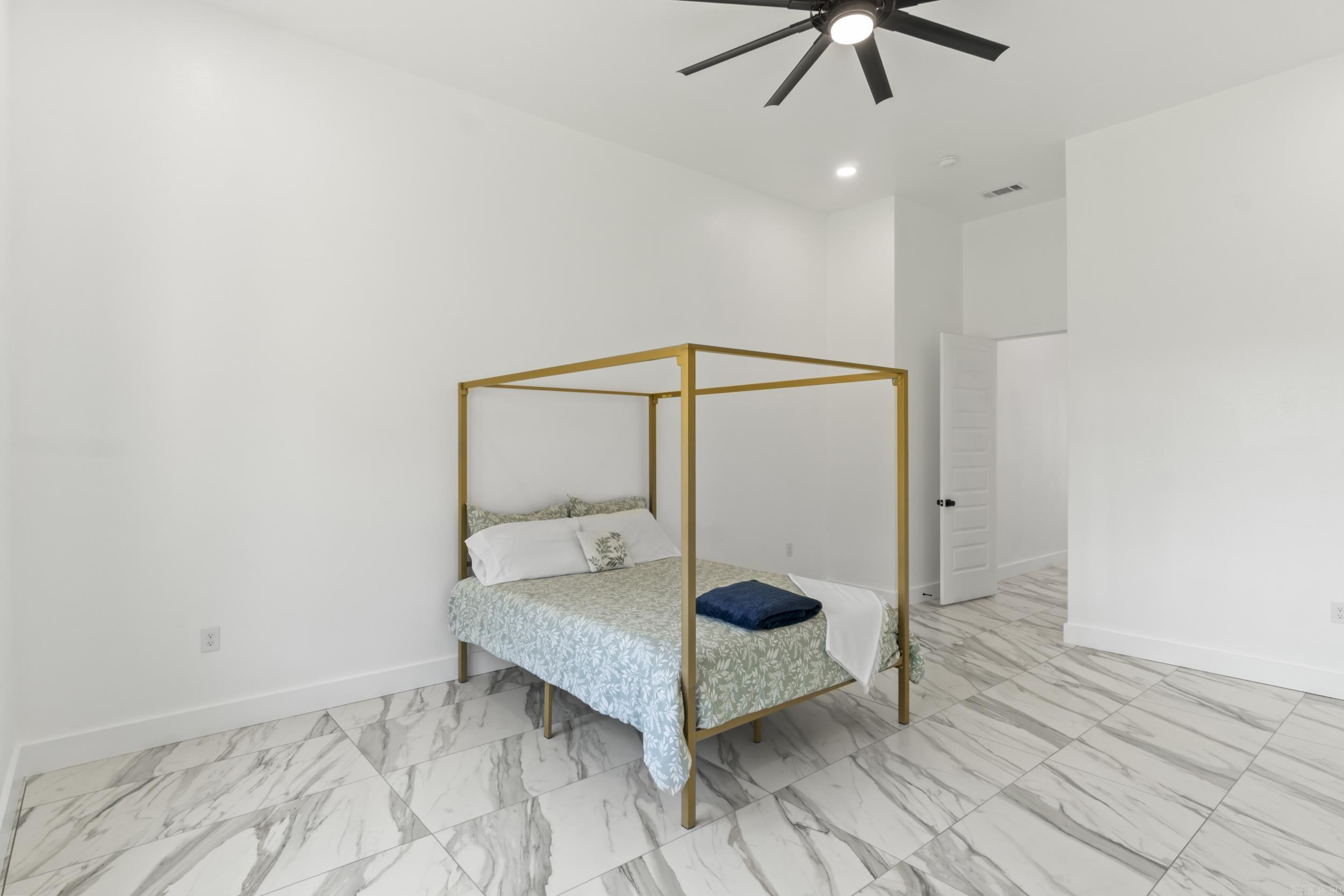 203 N Jeff Davis Avenue