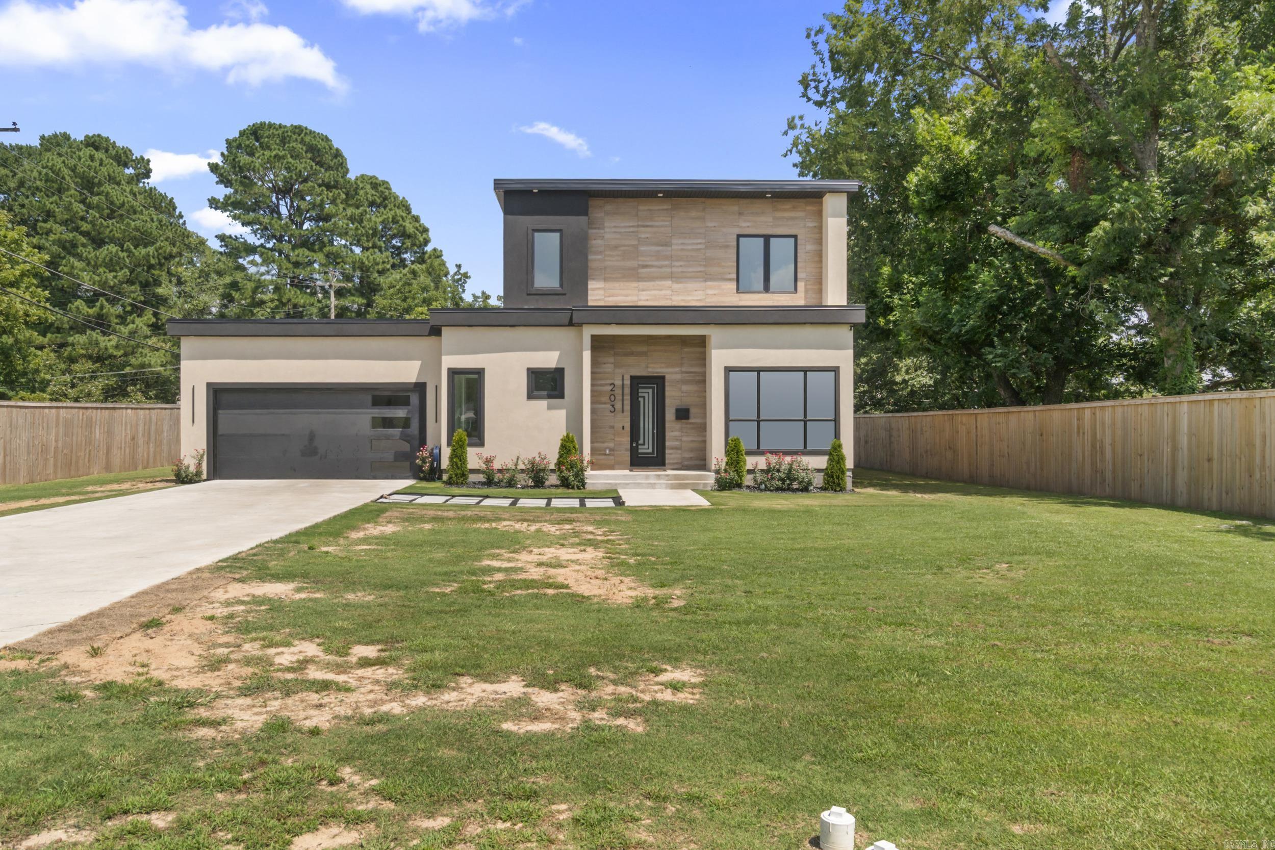 203 N Jeff Davis Avenue