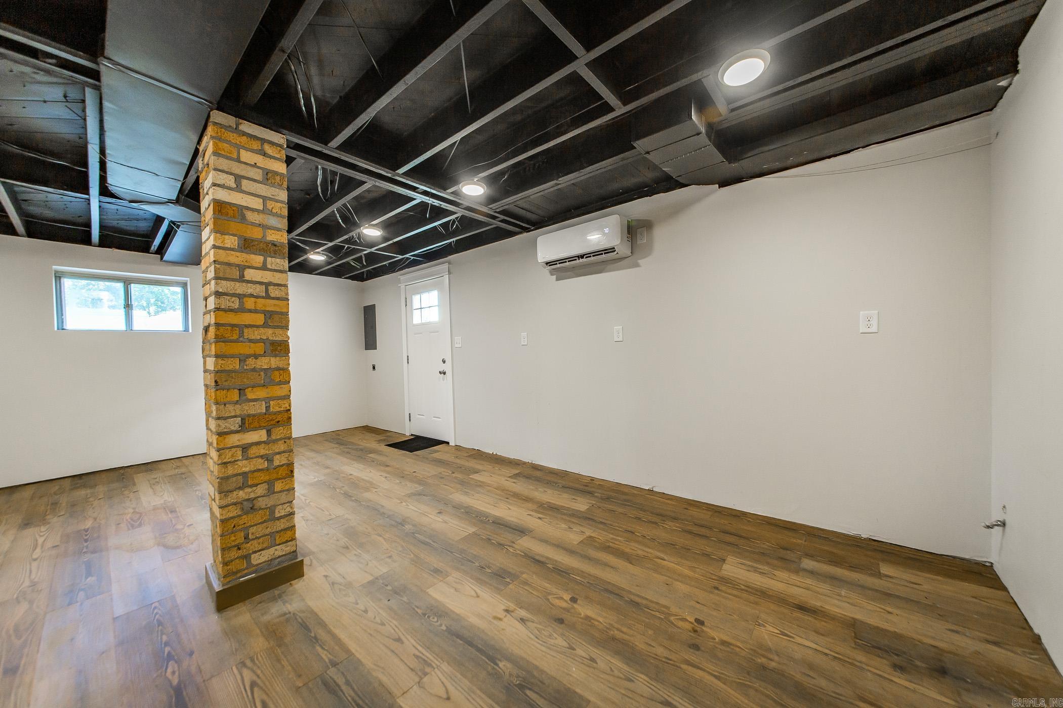 3700 N Cedar