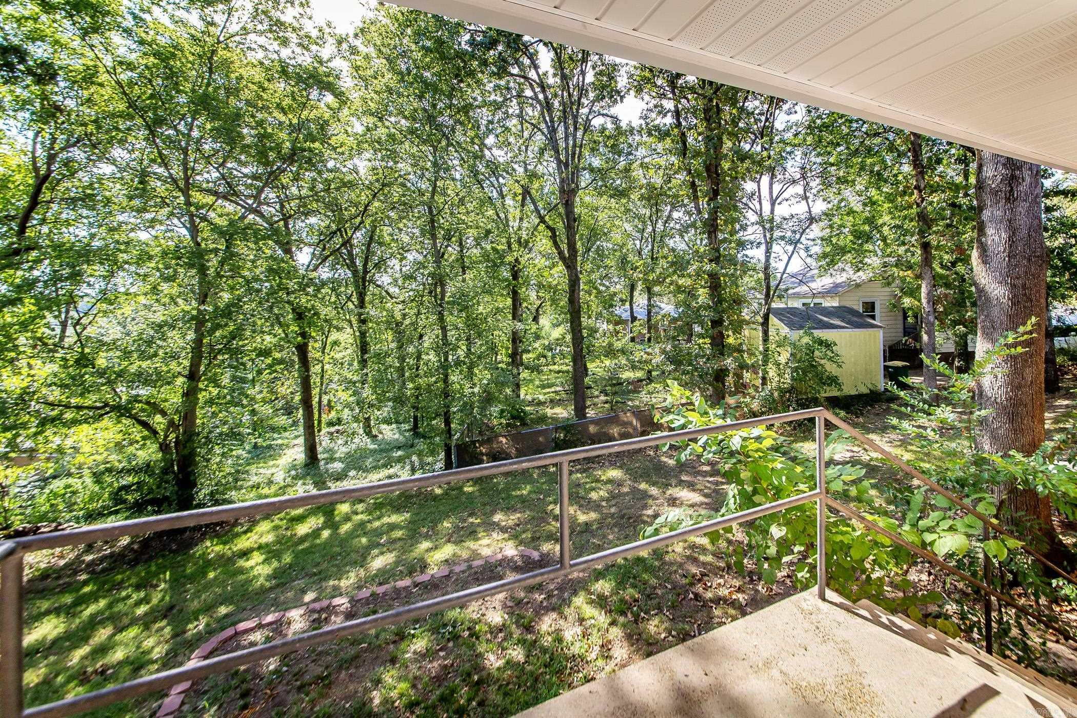 3700 N Cedar