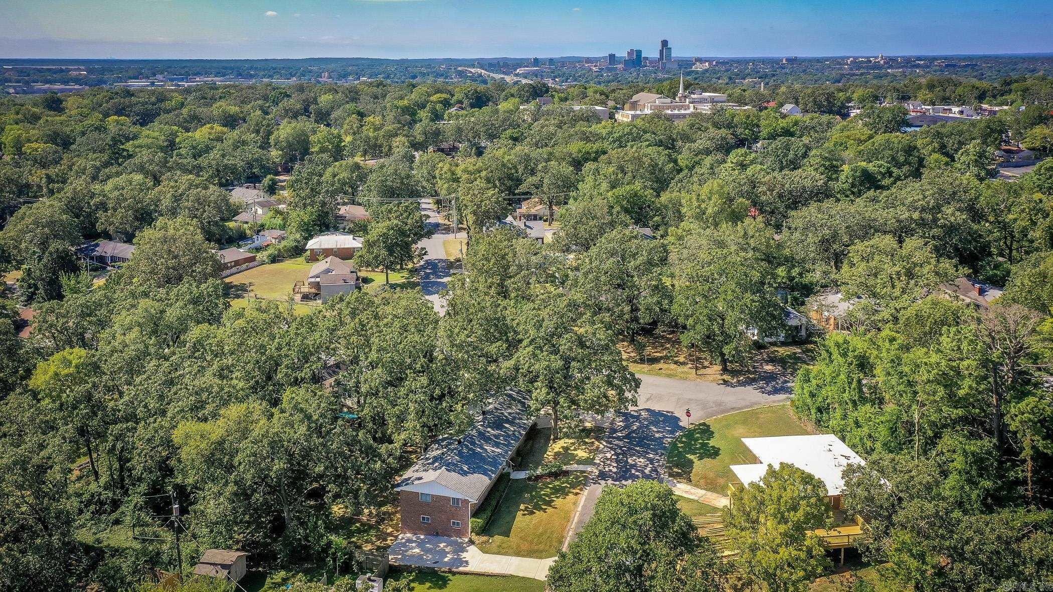 3700 N Cedar