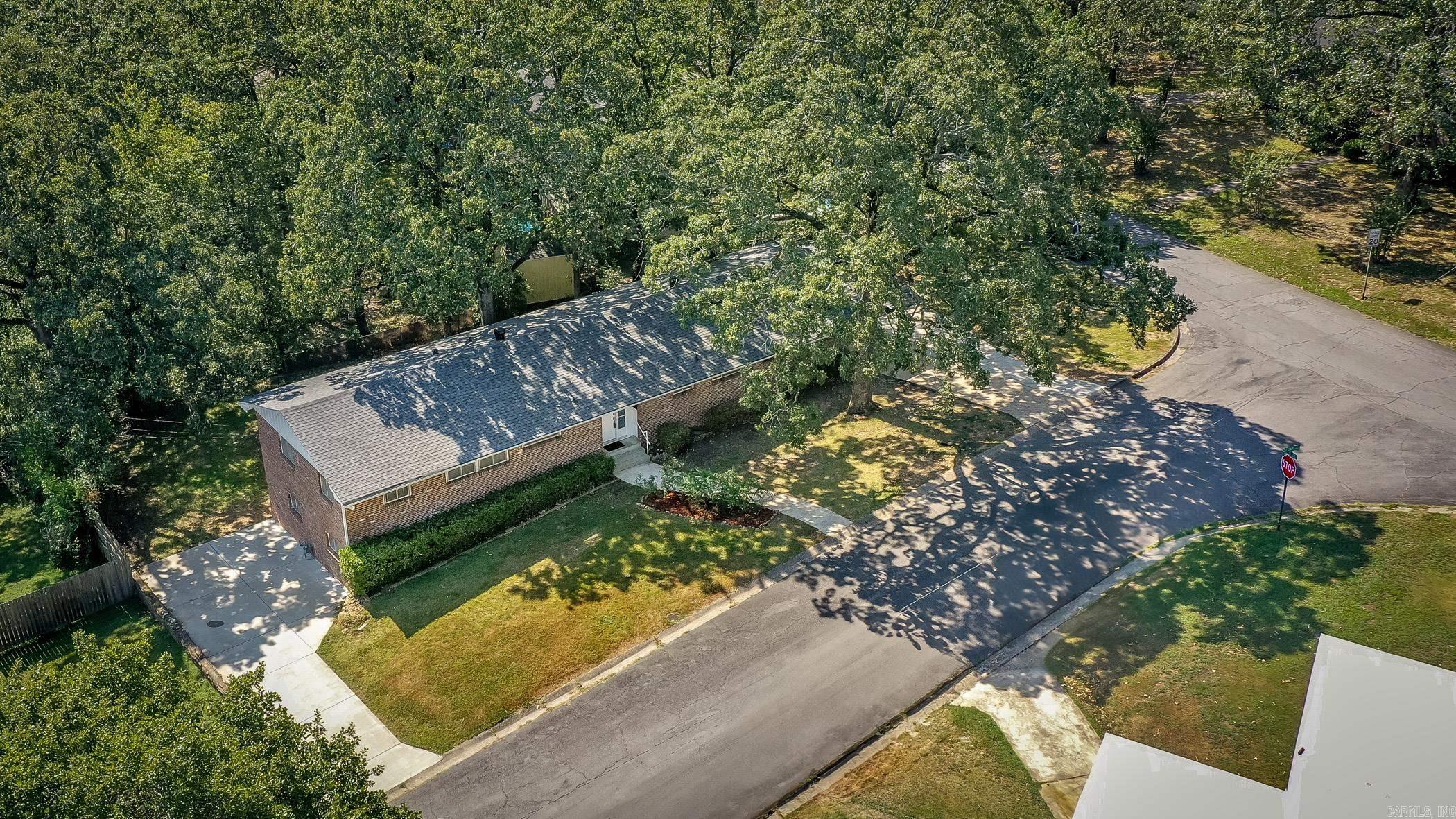 3700 N Cedar