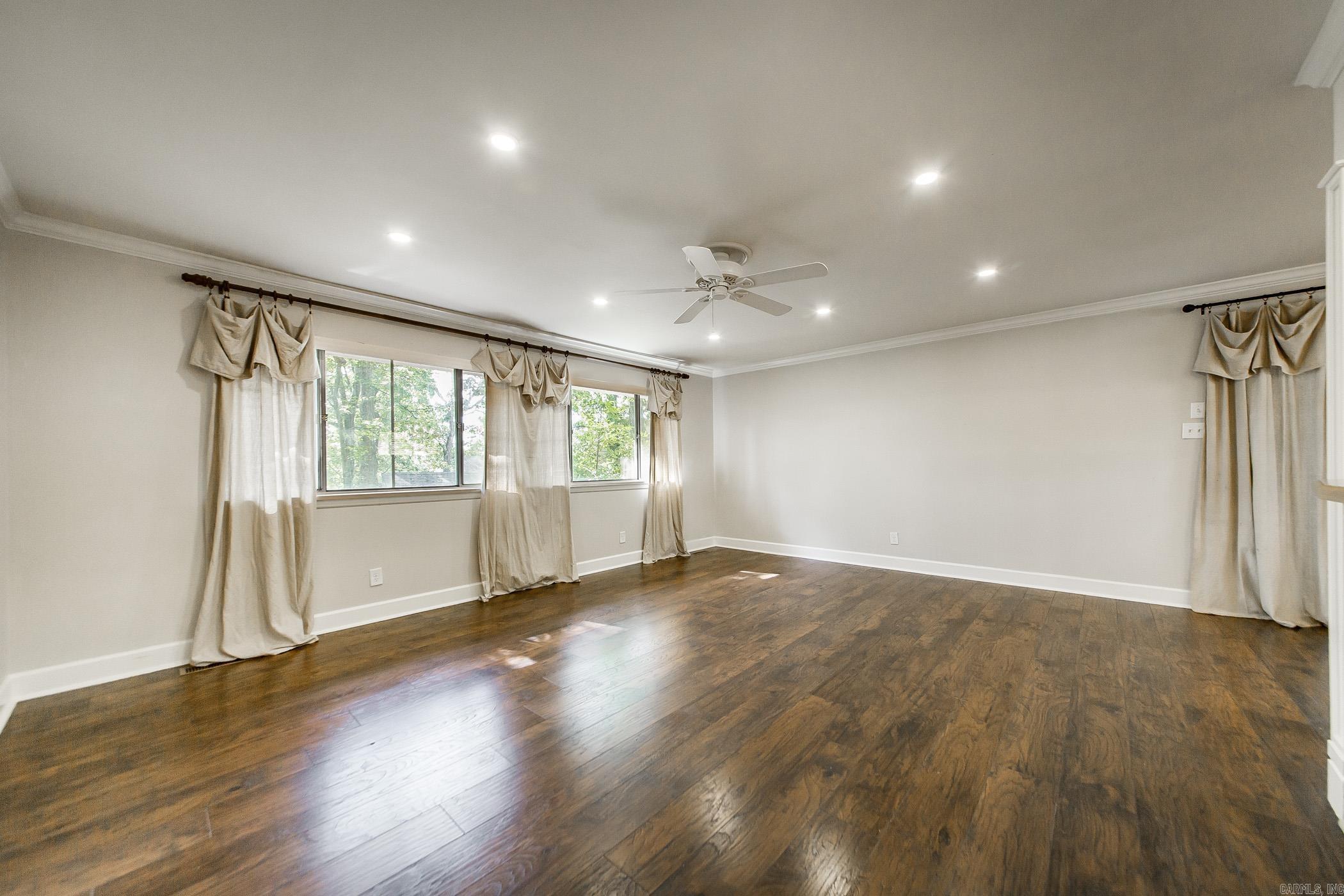 3700 N Cedar