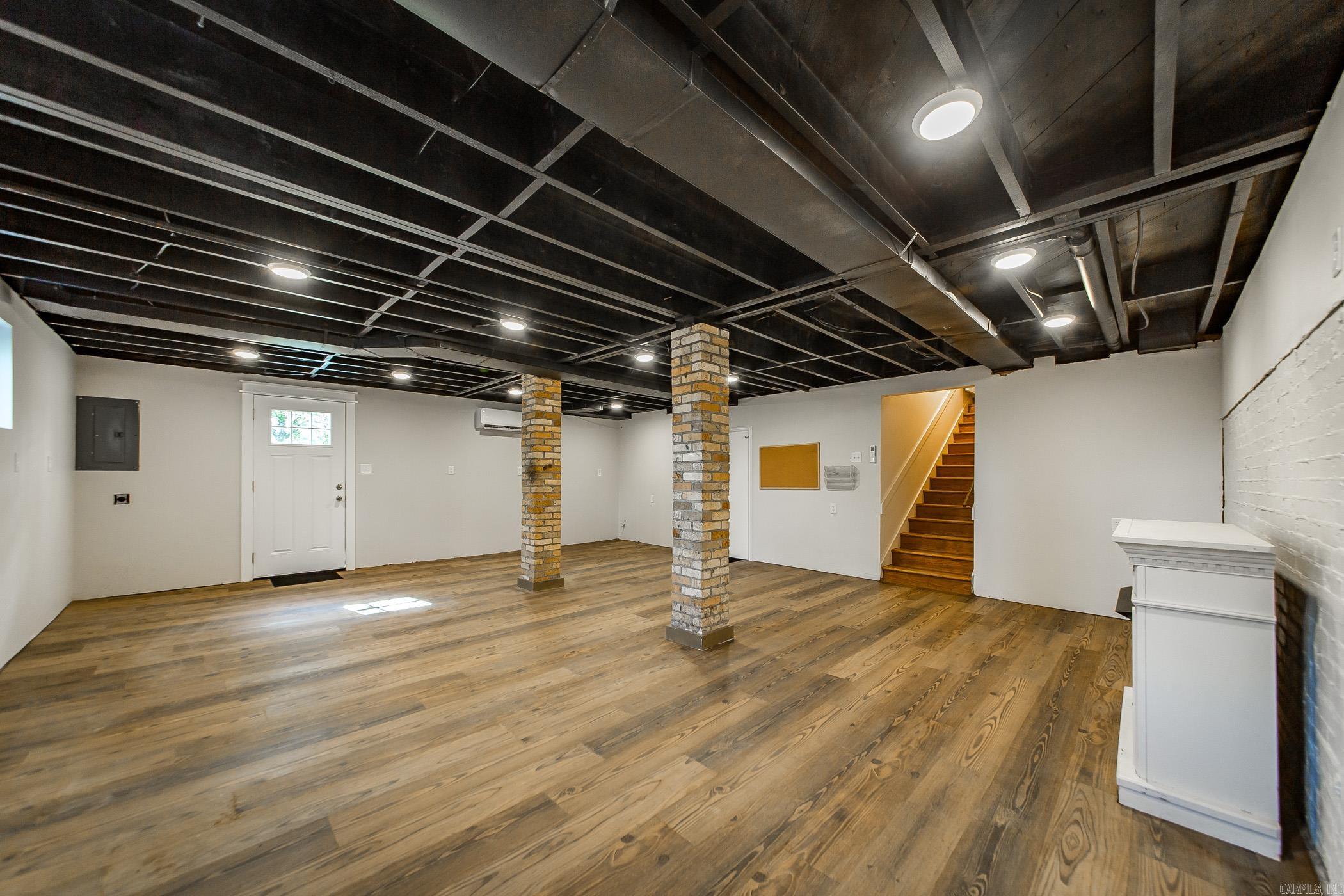 3700 N Cedar