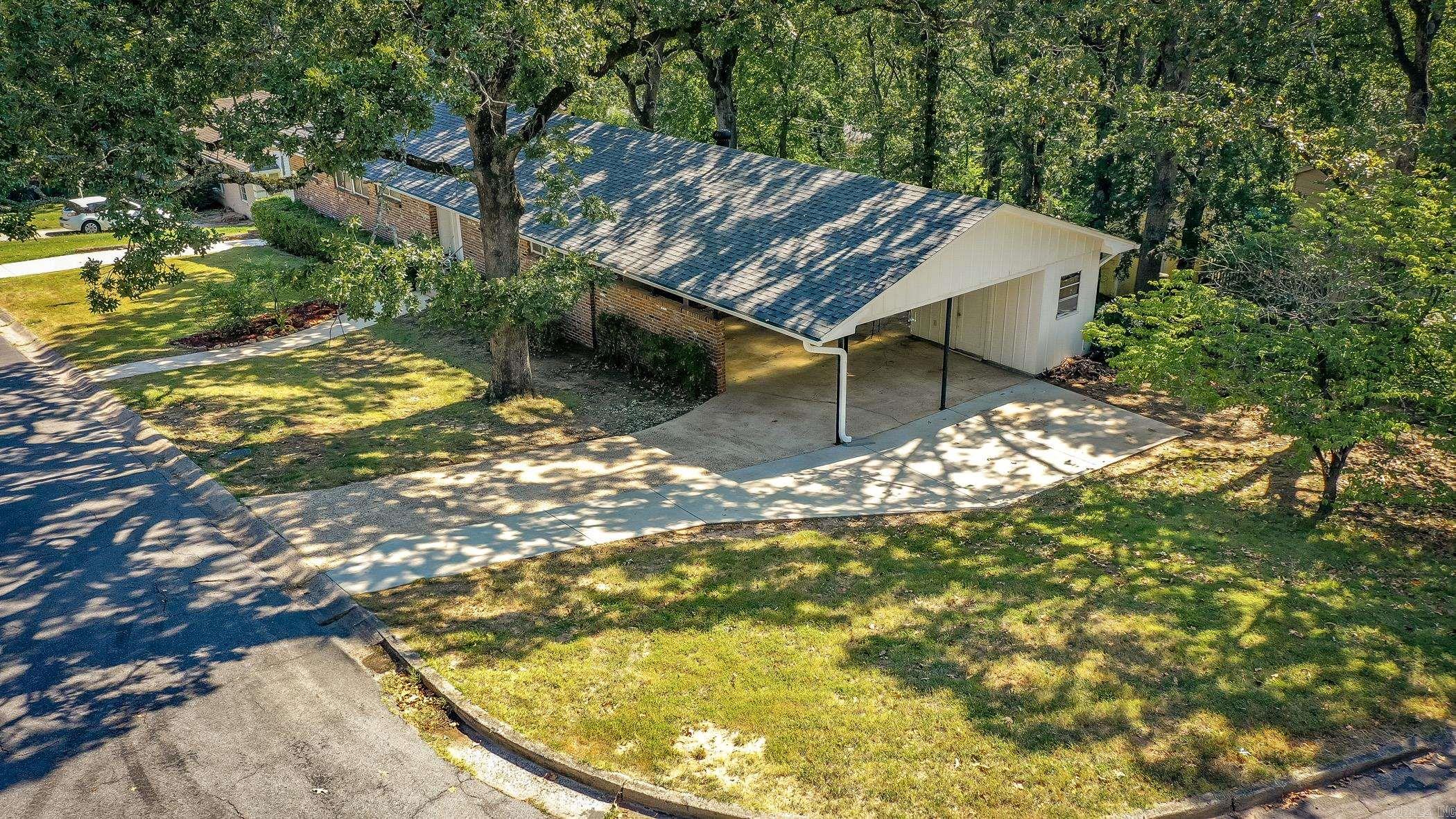 3700 N Cedar