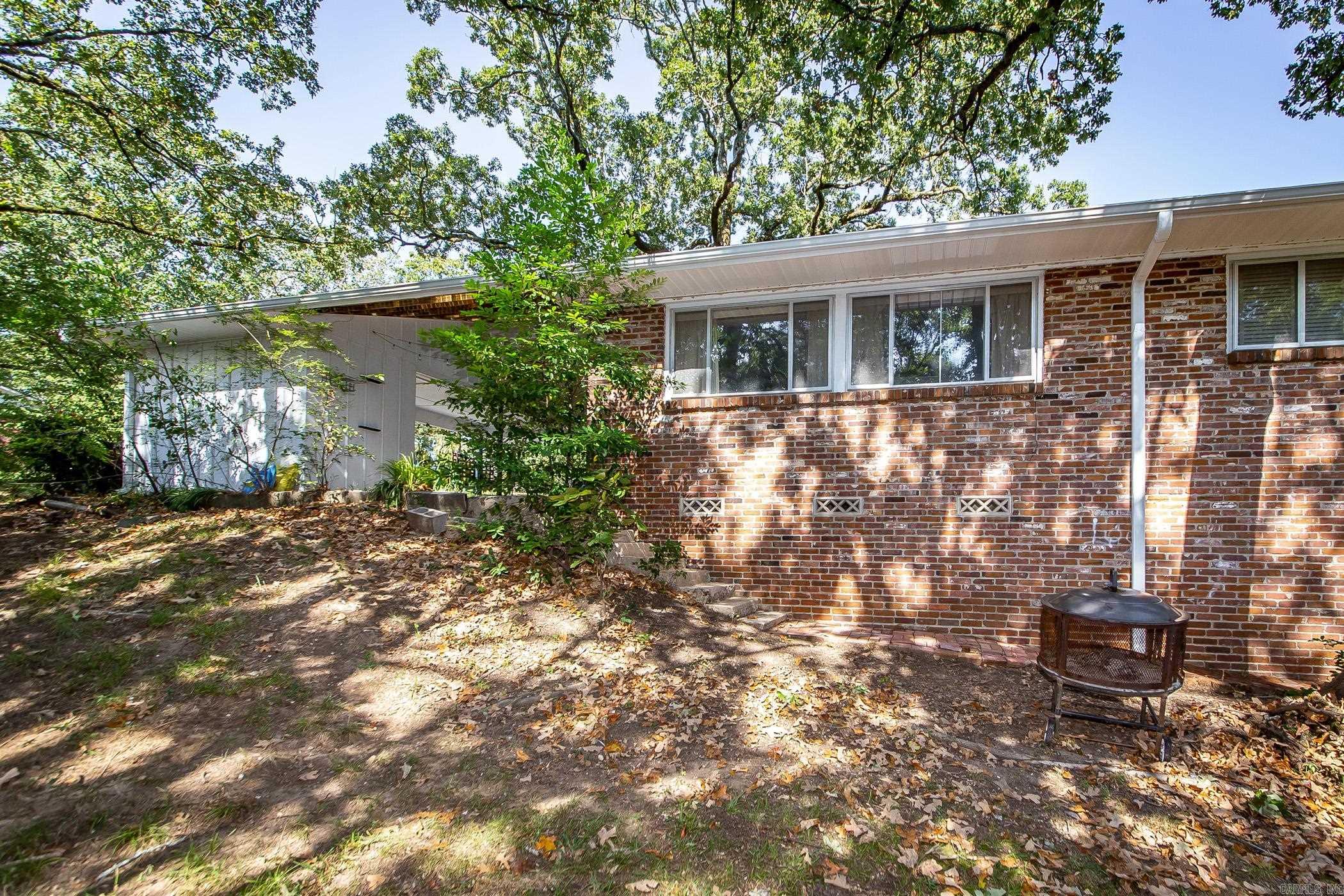 3700 N Cedar