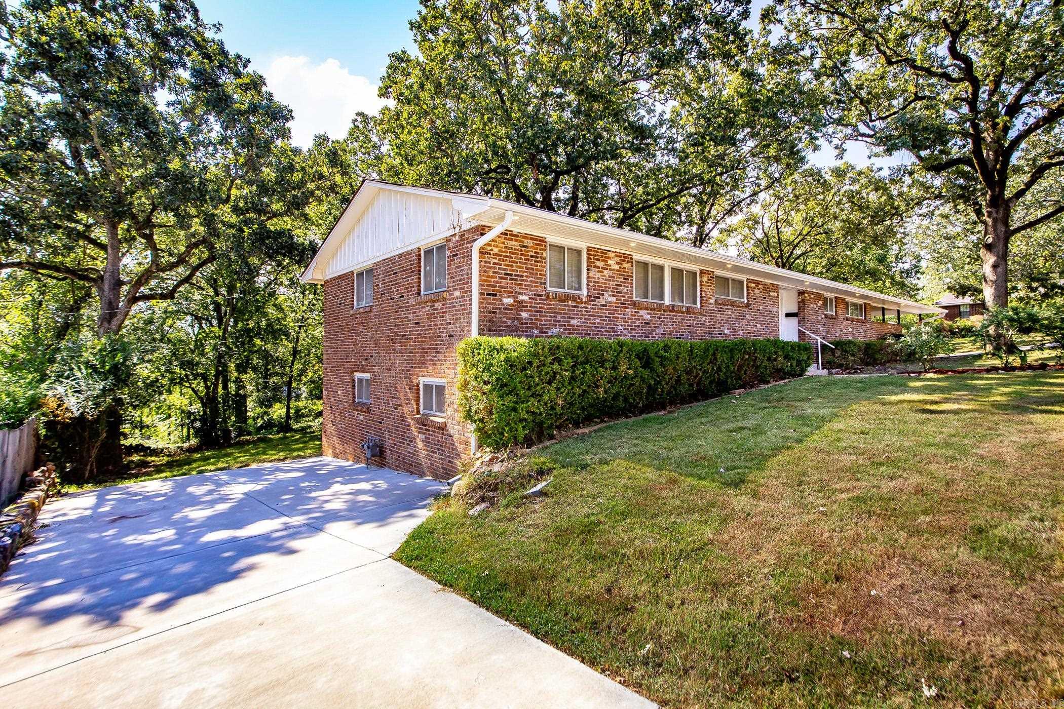 3700 N Cedar