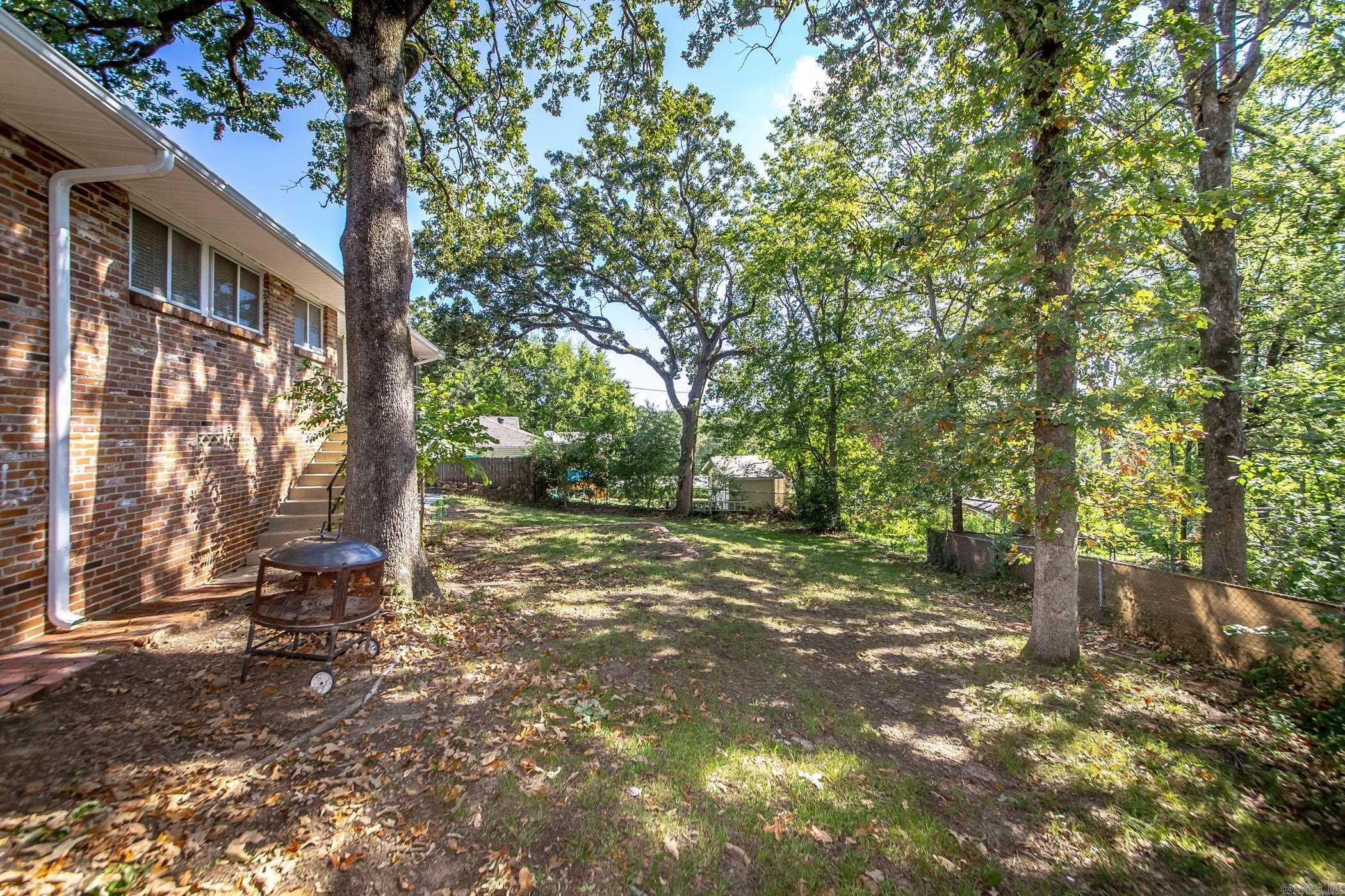 3700 N Cedar