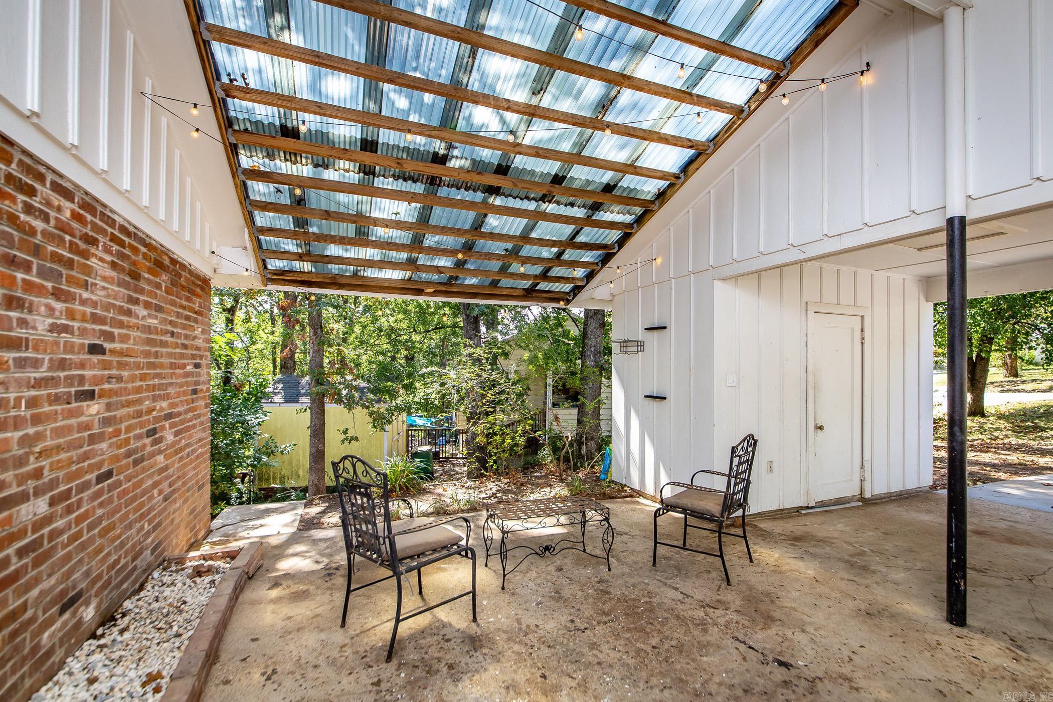 3700 N Cedar