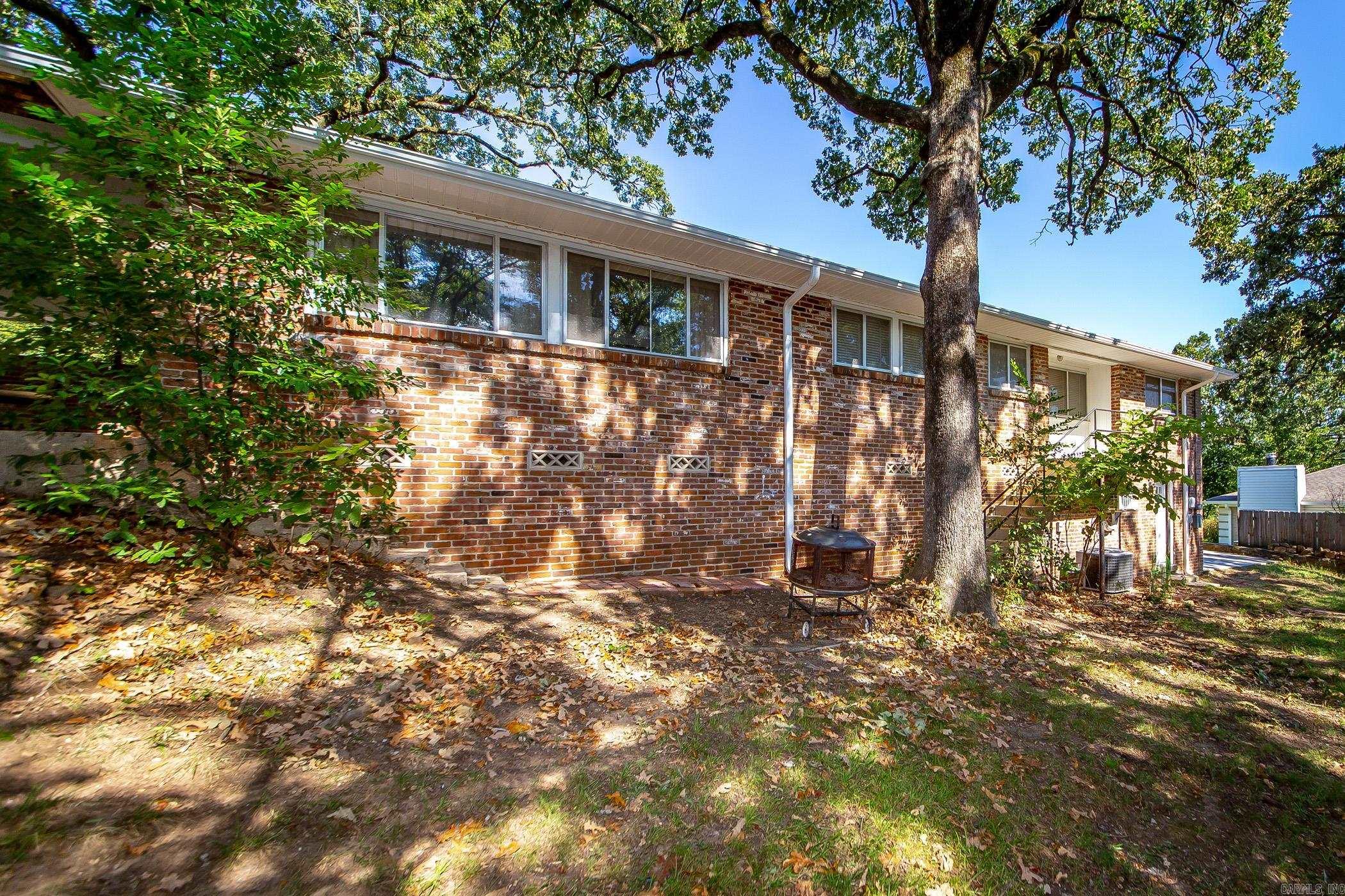 3700 N Cedar