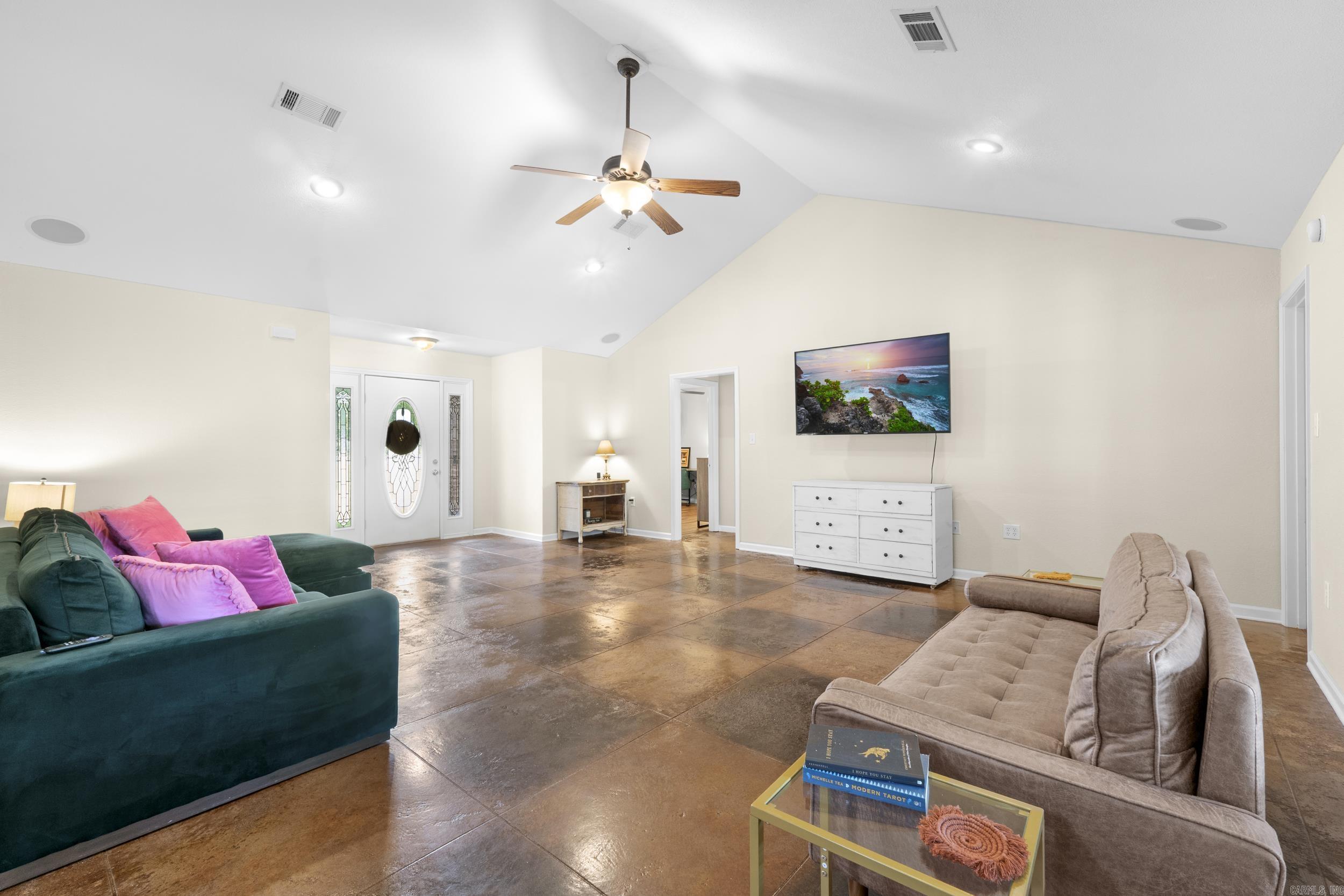 115 Charles Thomas Boulevard