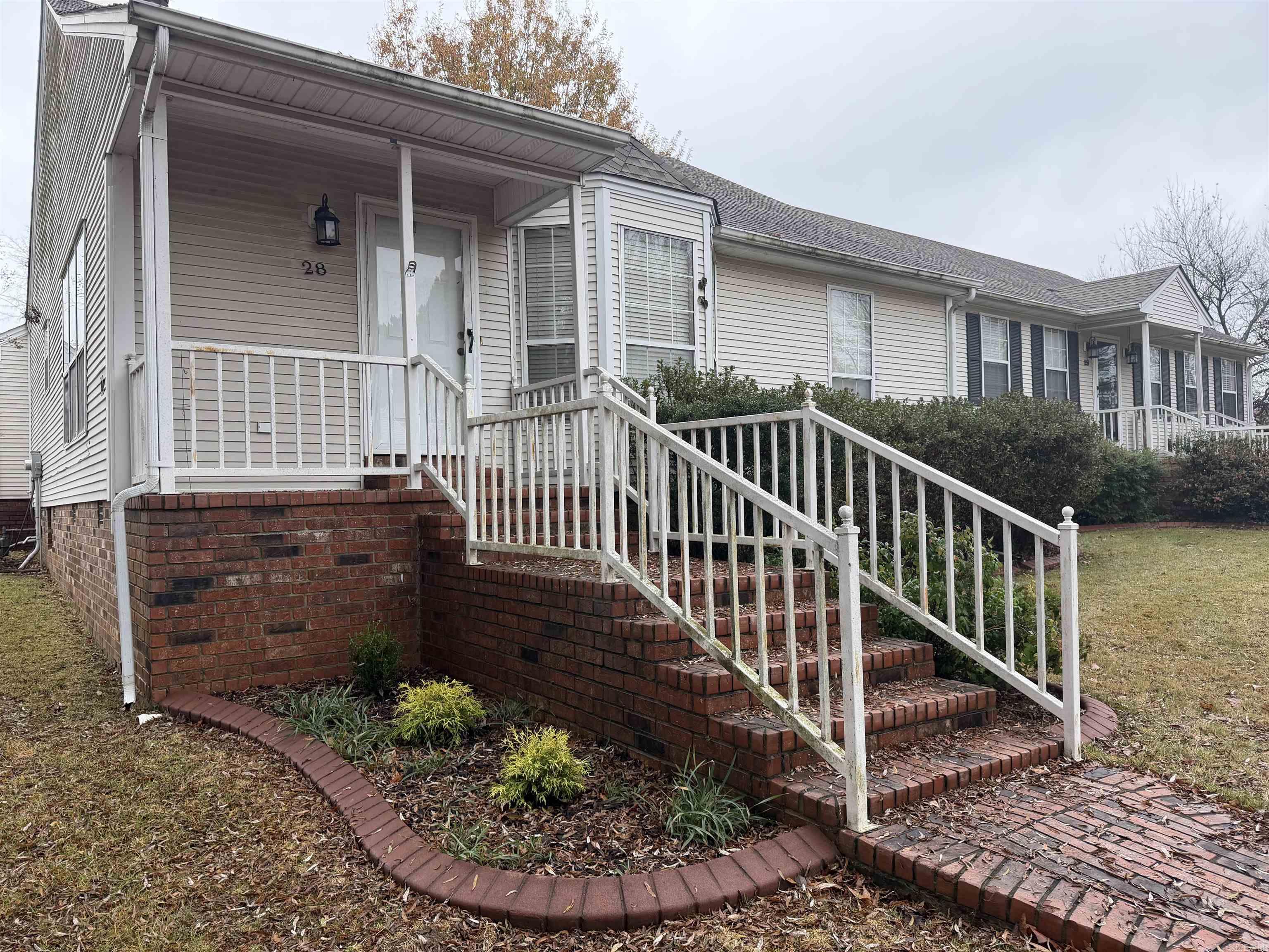 28 River Oaks Trace