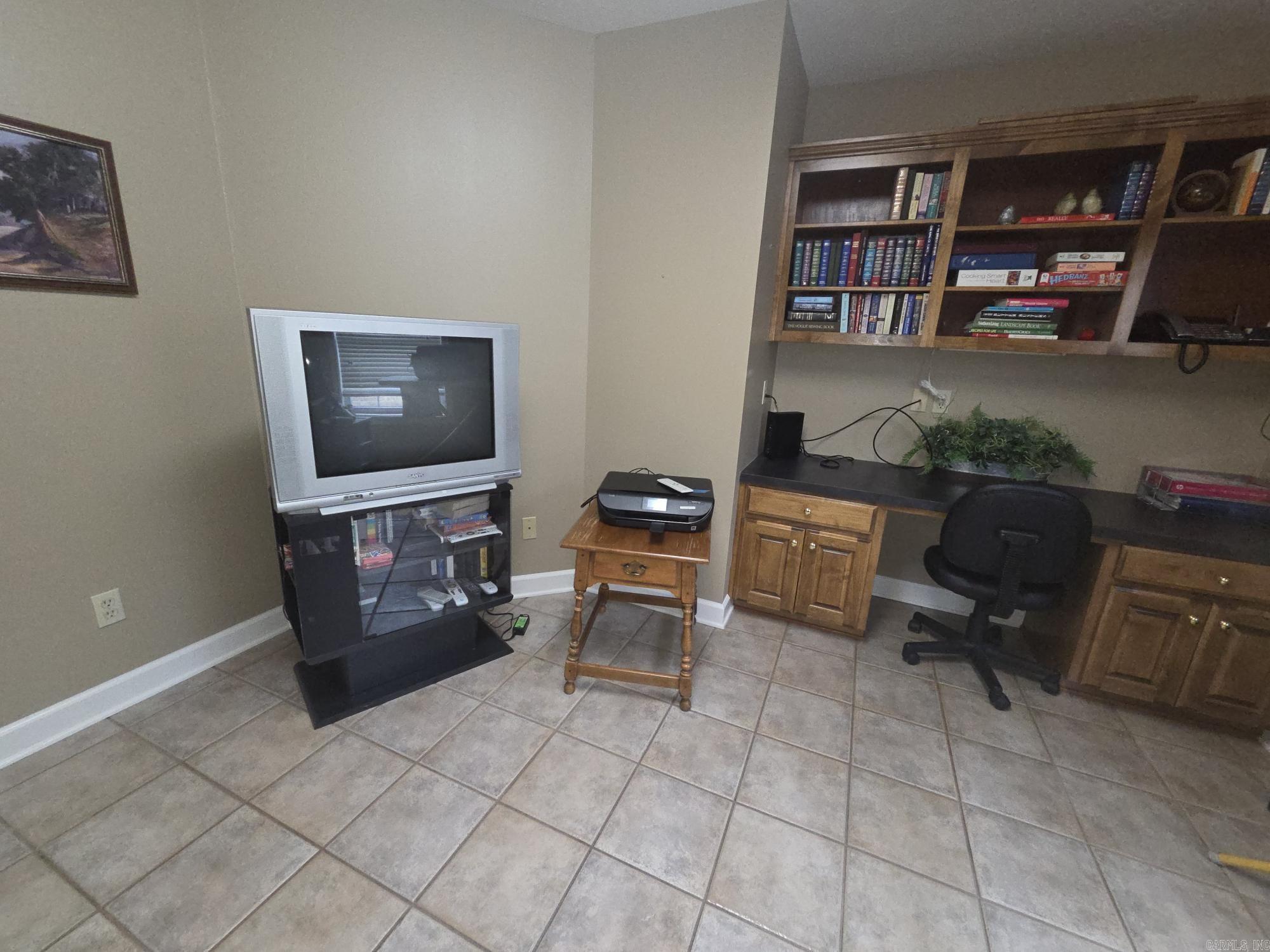 2417 Cattail Road