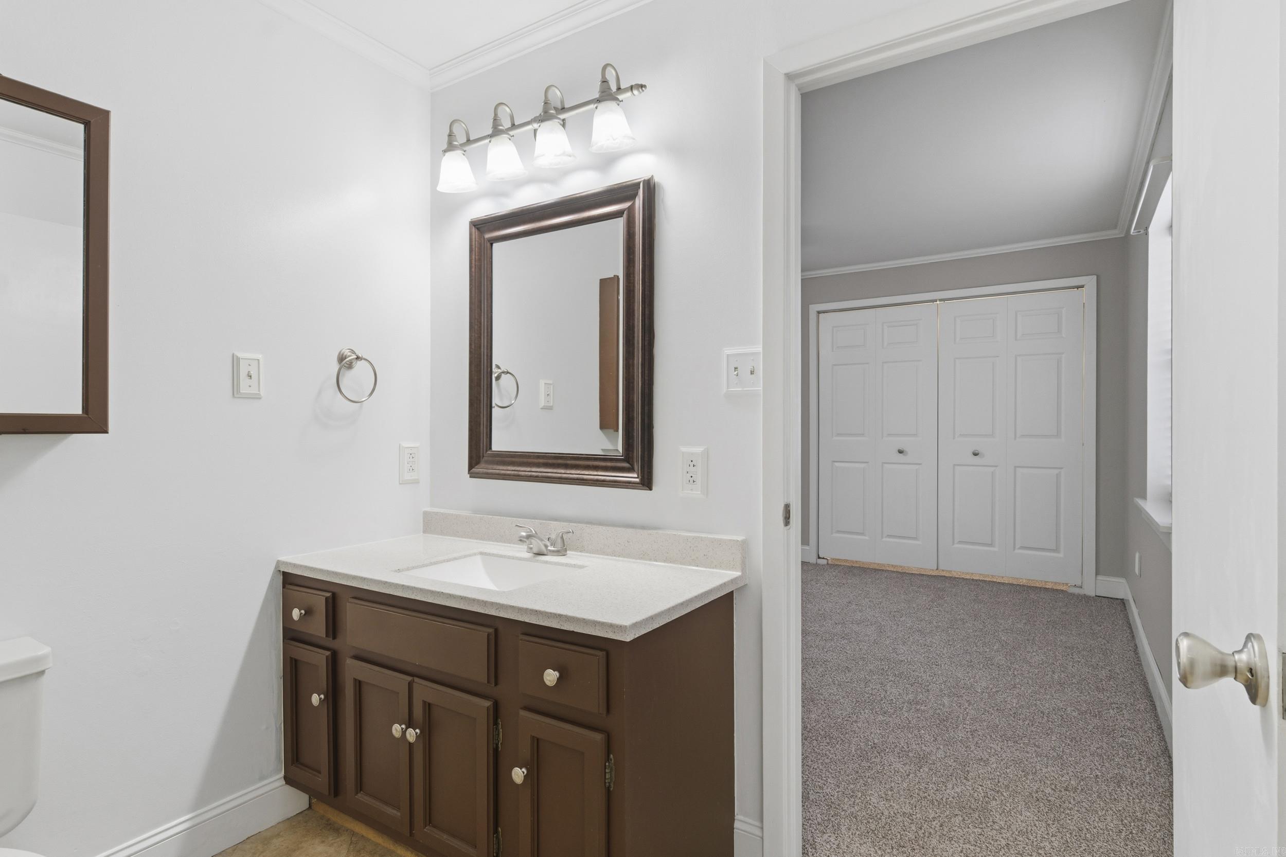 1402 W Center Avenue