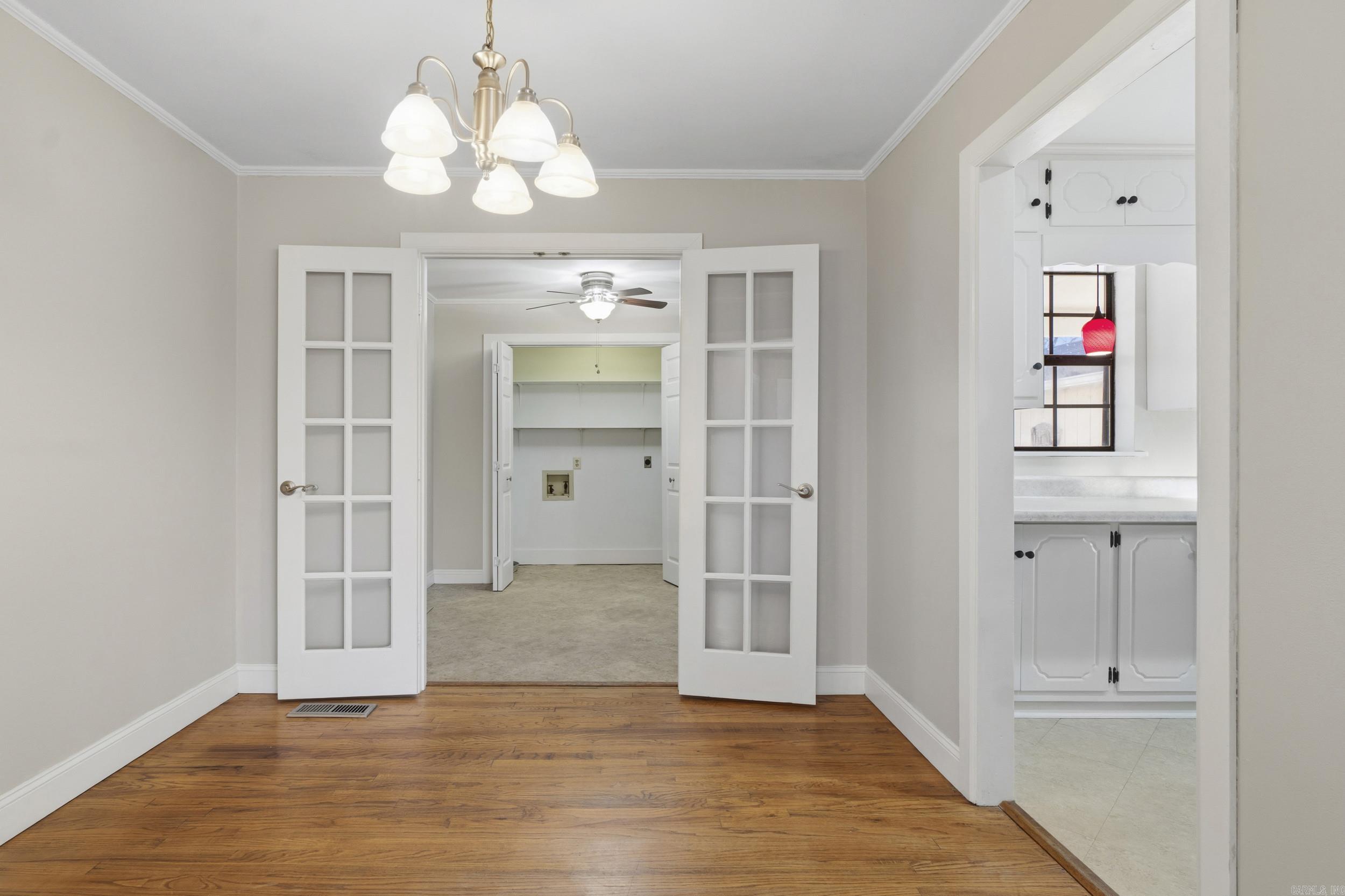 1402 W Center Avenue