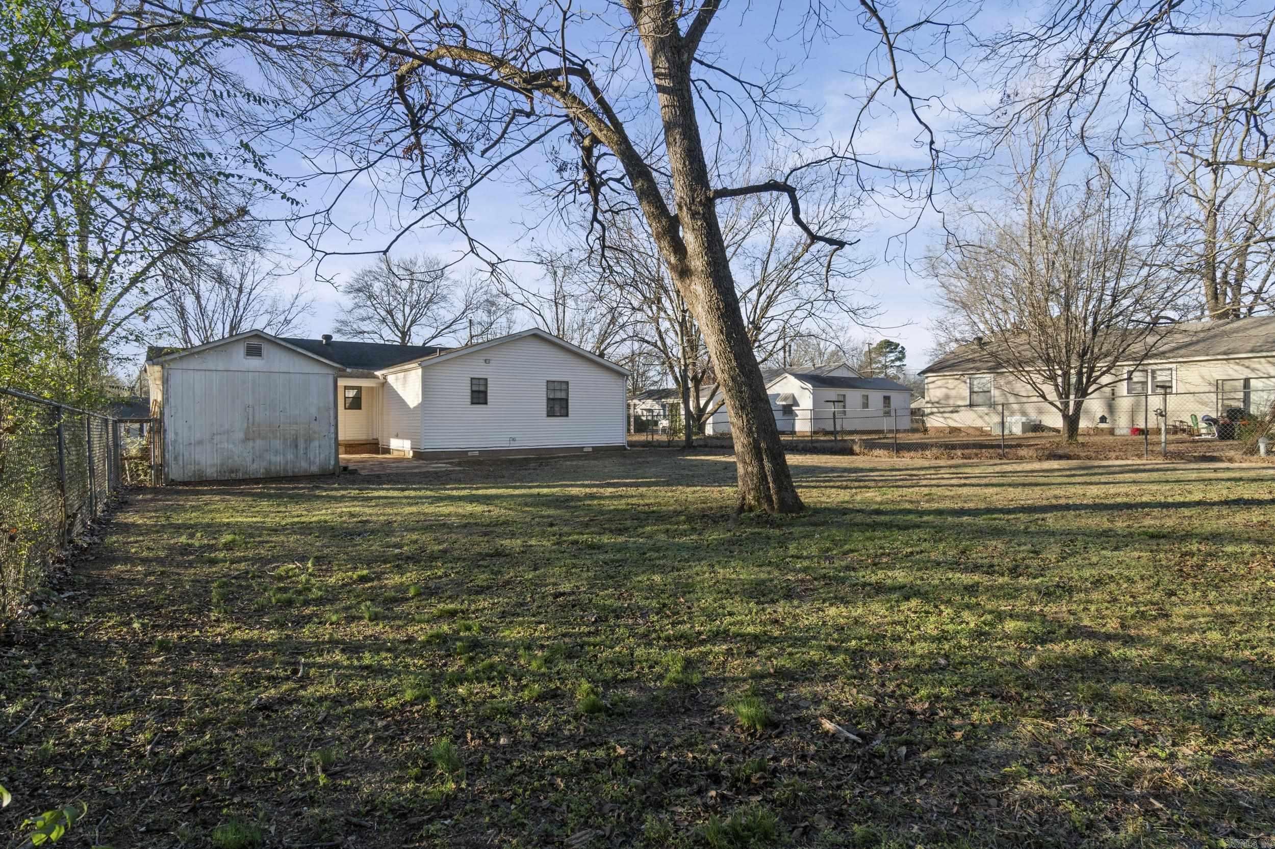 1402 W Center Avenue