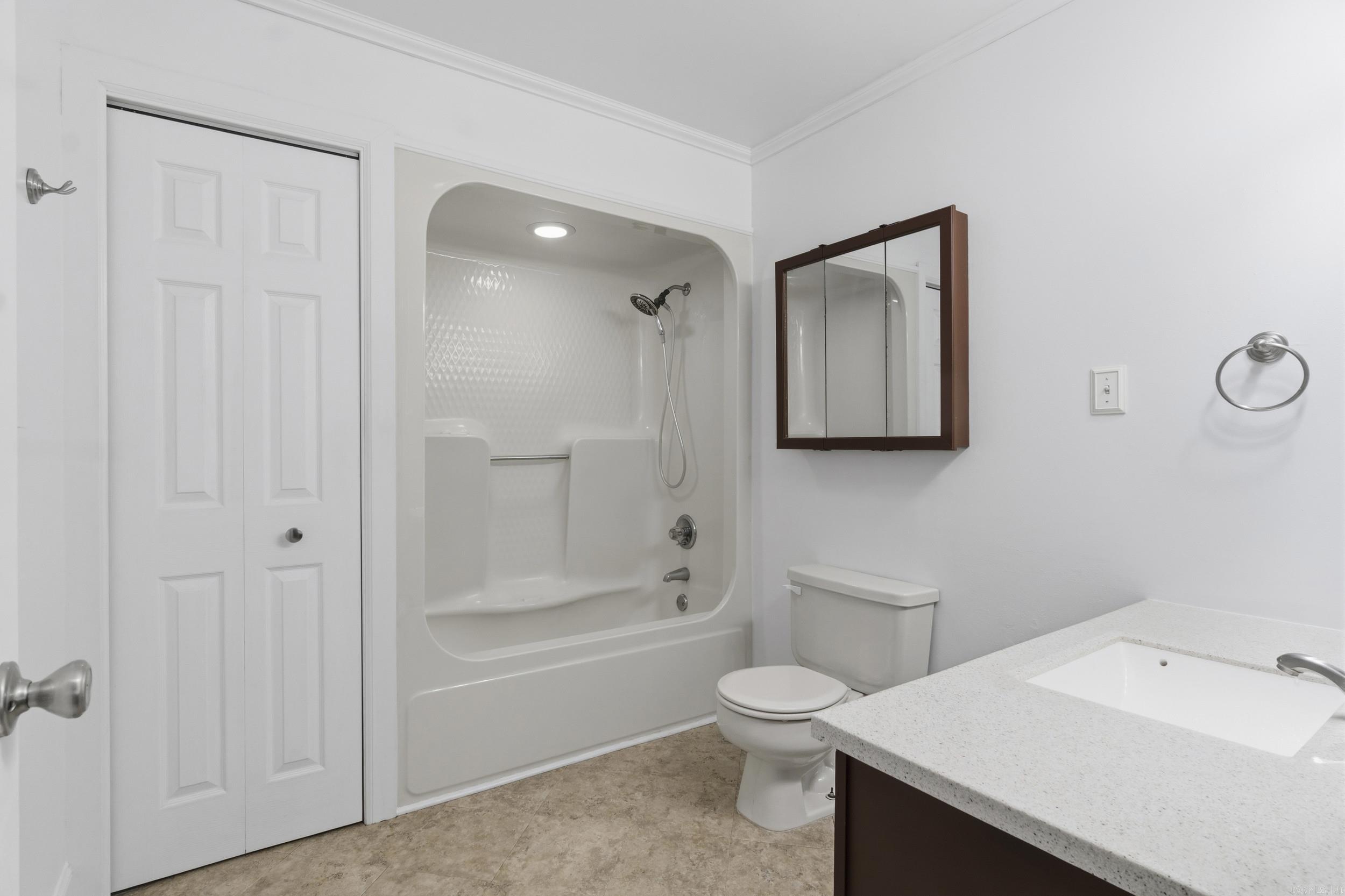 1402 W Center Avenue