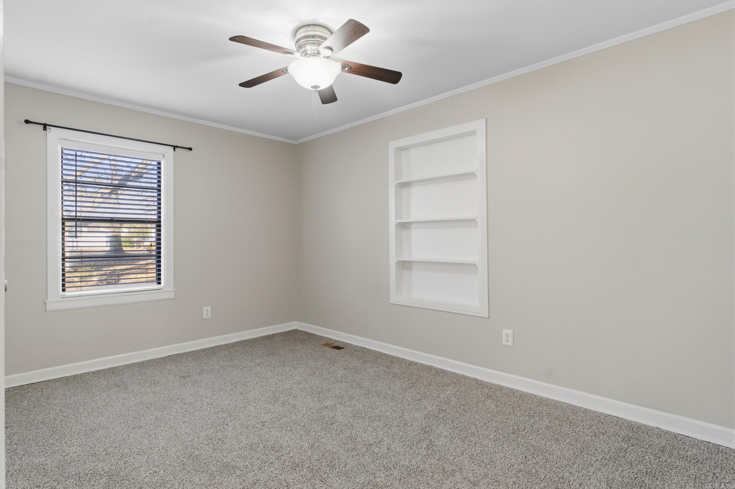 1402 W Center Avenue